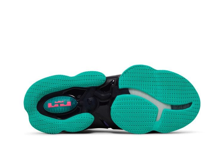 Men's LeBron 19 'DJ Bron'