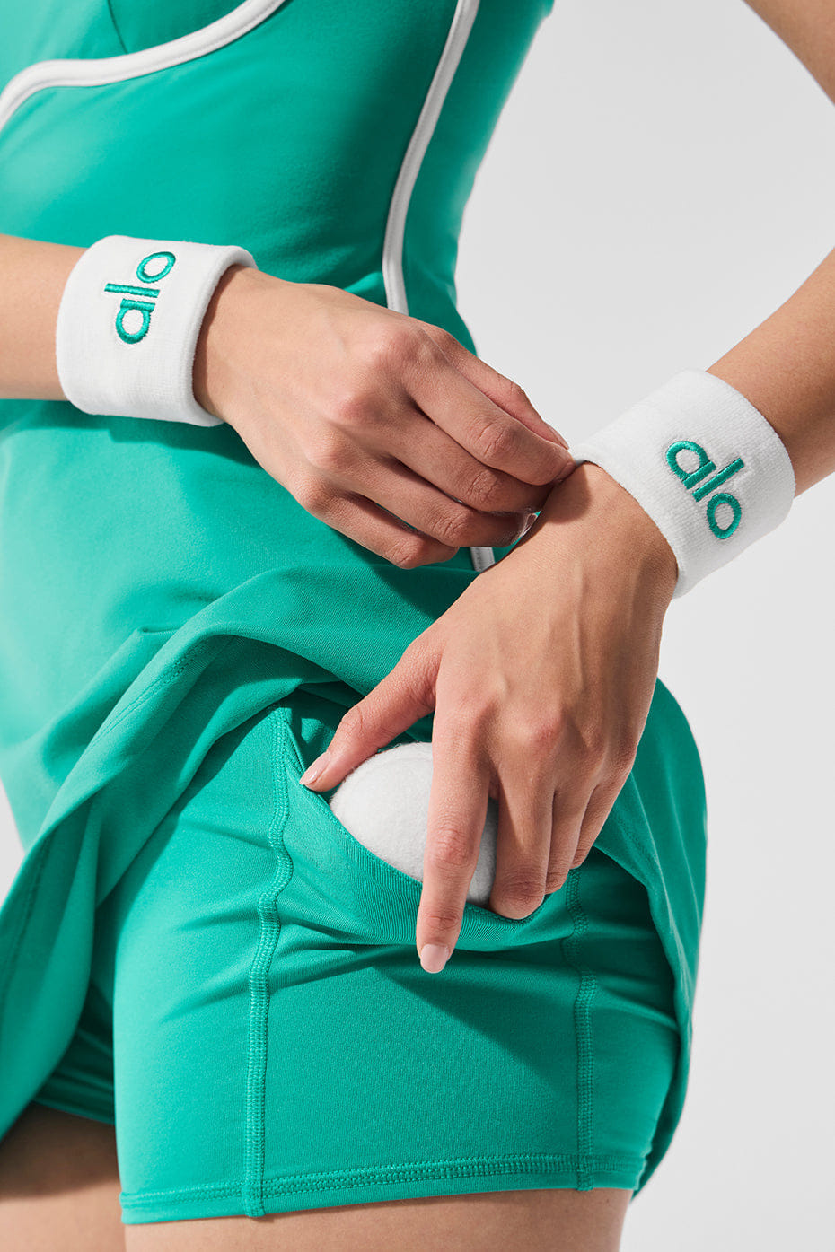 ALO Yoga Glow Wristband (2 - Pack)