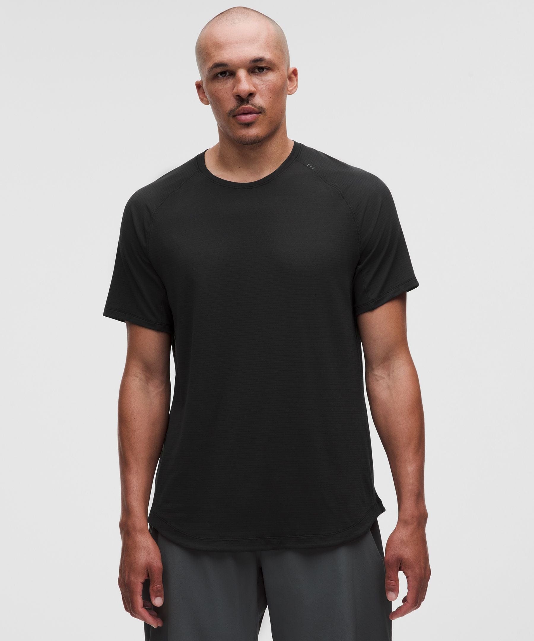 Lululemon License to Train Short - Sleeve Shirt