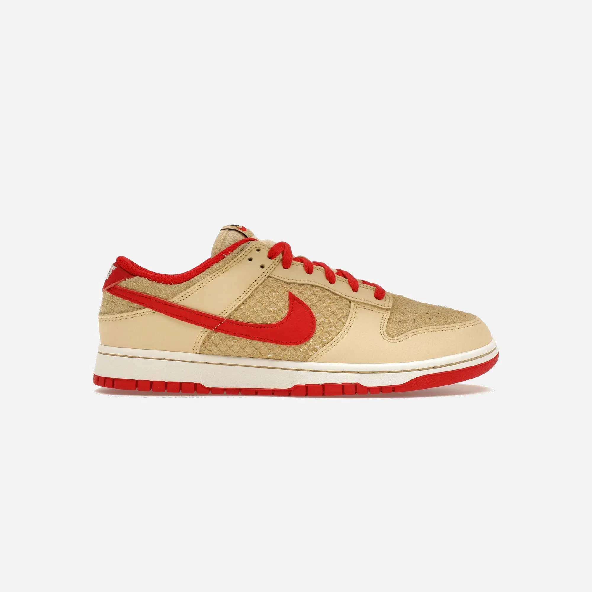 Nike Dunk Low Retro Se Strawberry Waffle