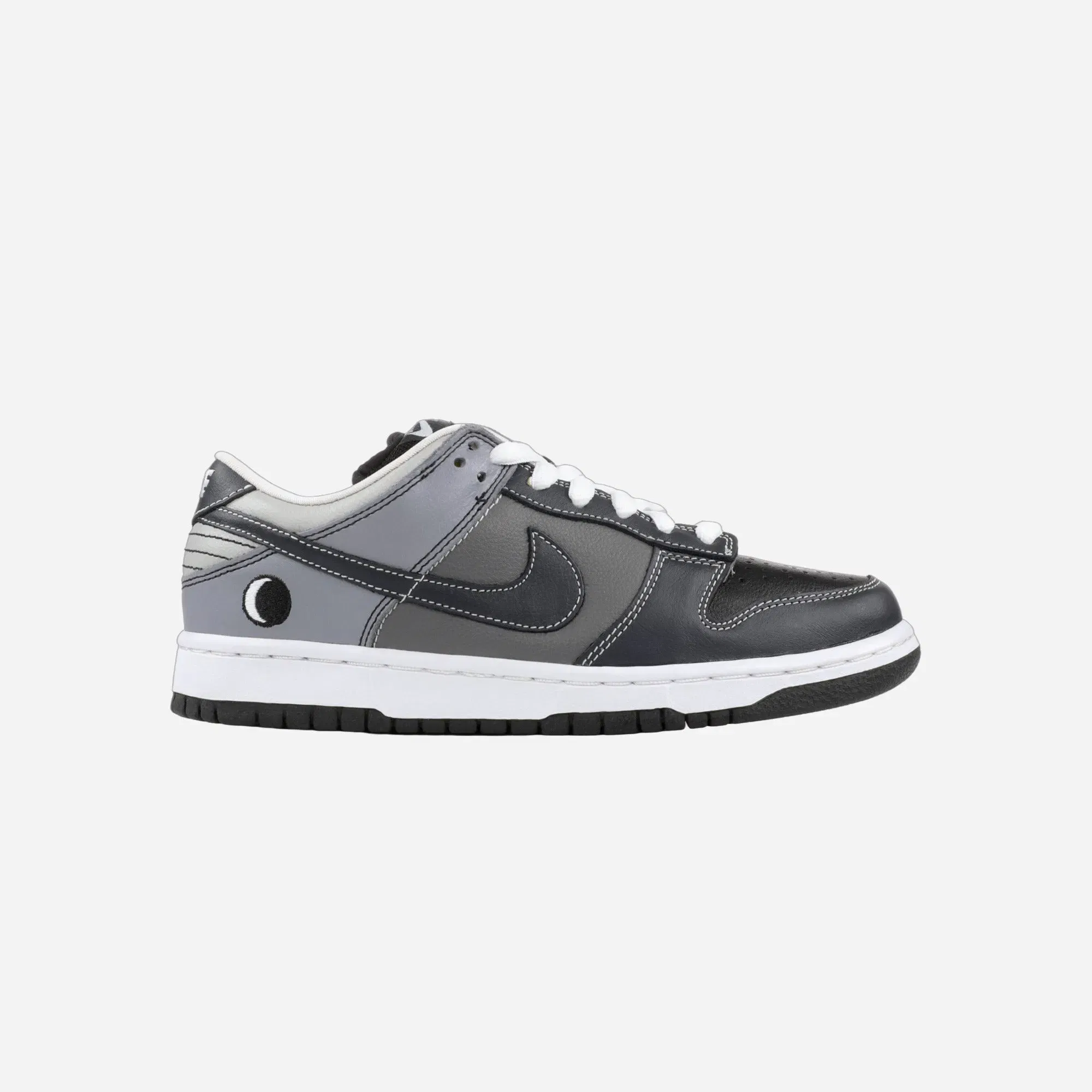 Nike Sb Dunk Low Lunar Eclipse East