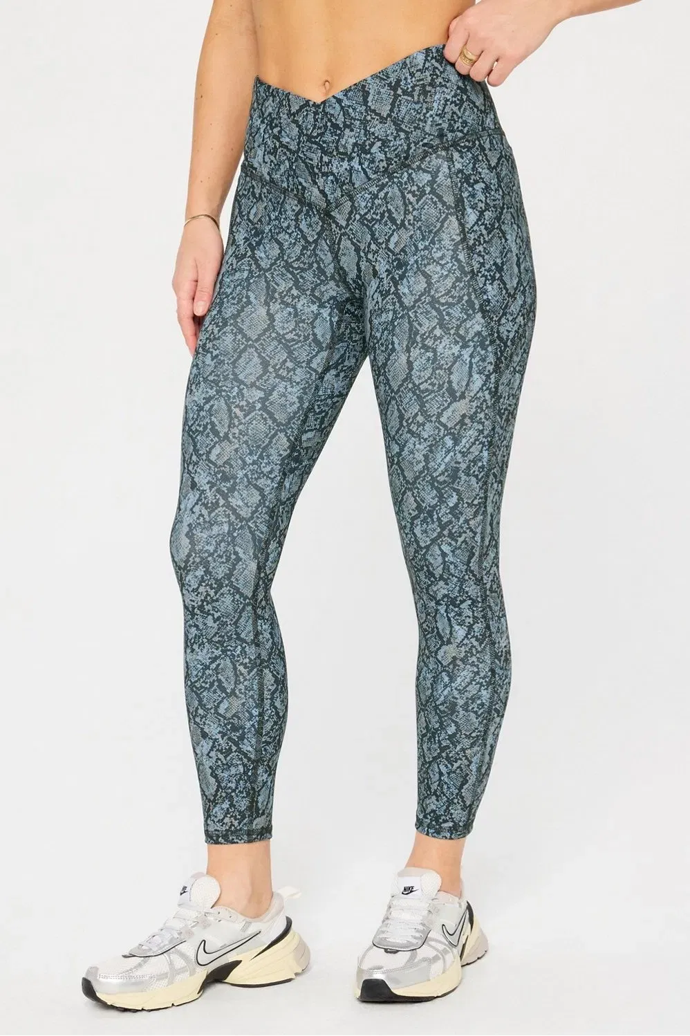 Fabletics Oasis PureLuxe Crossover 7/8 Legging