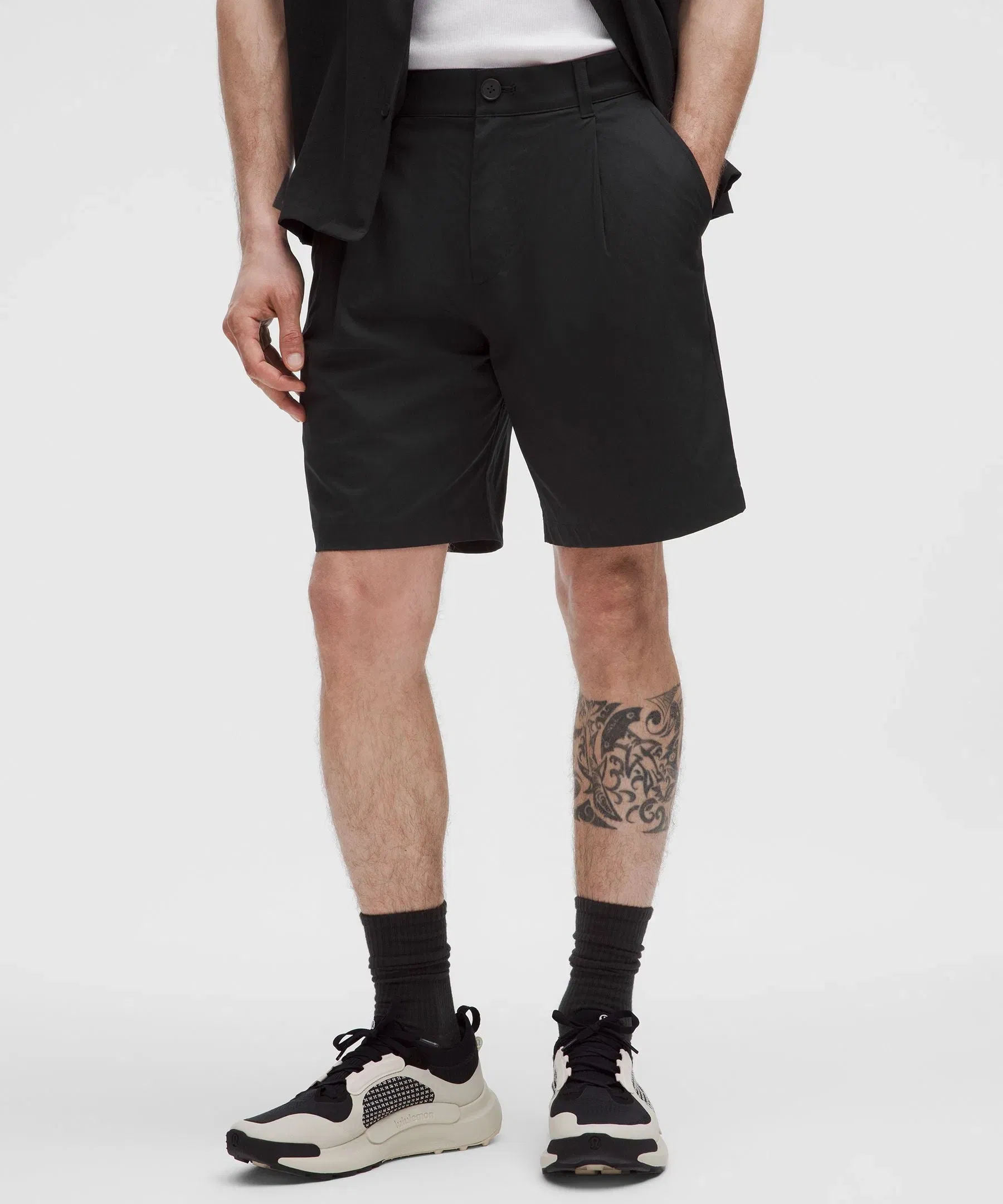 Lululemon Woven Relaxed - Fit Pleated Short 8"
