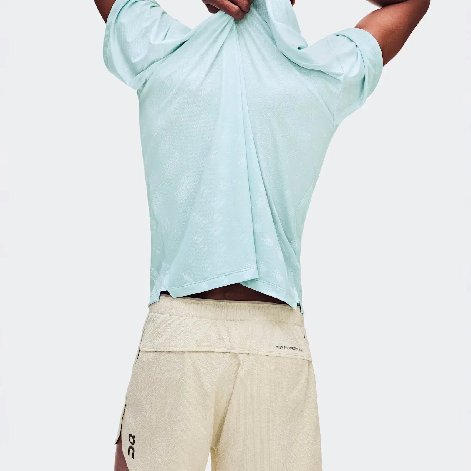 On Performance Volt Shorts Hare