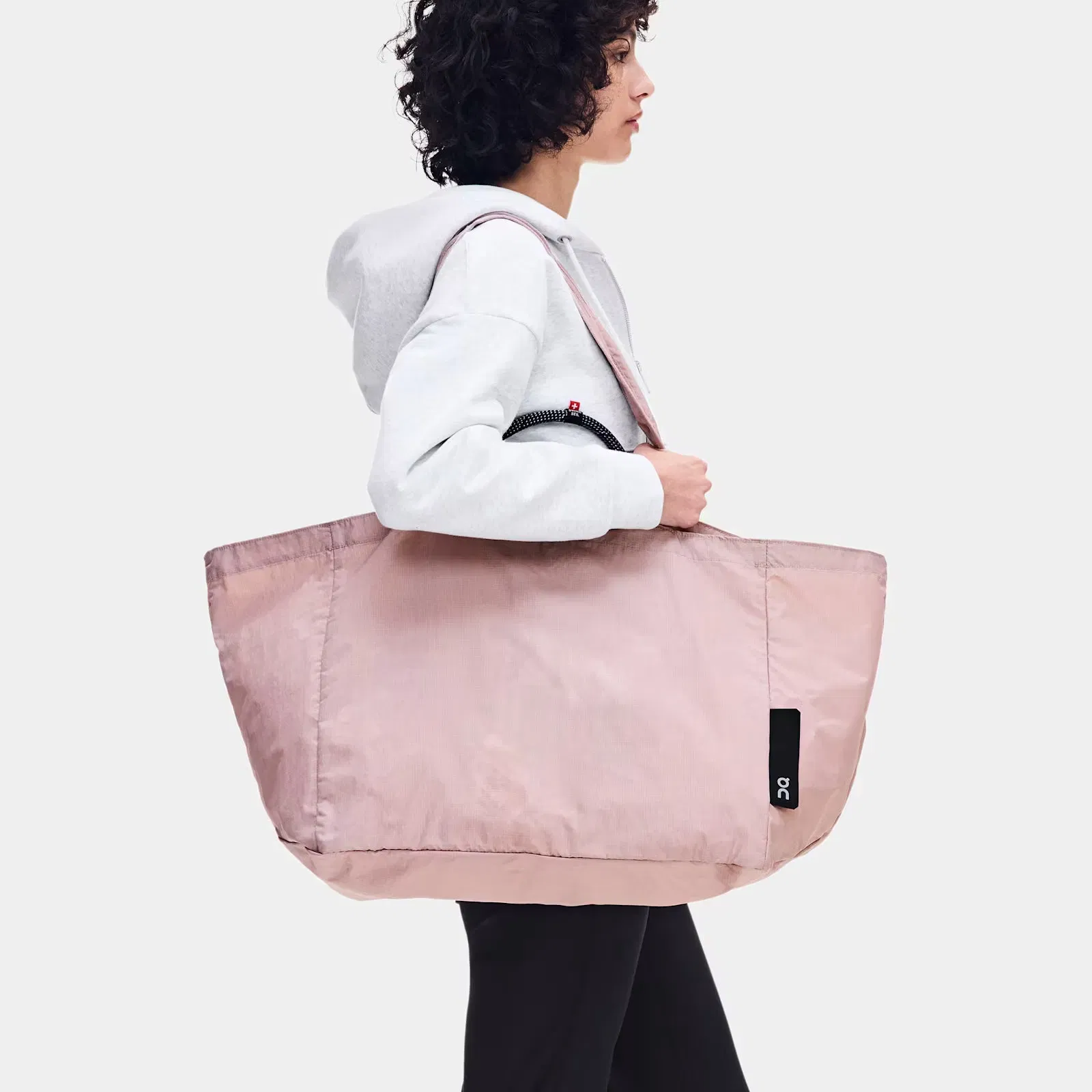 On Cargo Pack 60 l Biscuit