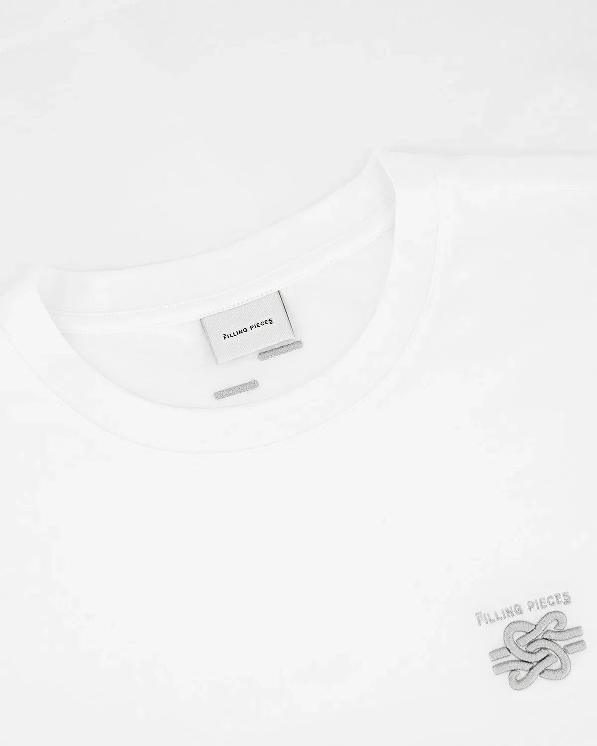 Conventional T-shirt Embroidered Knot White