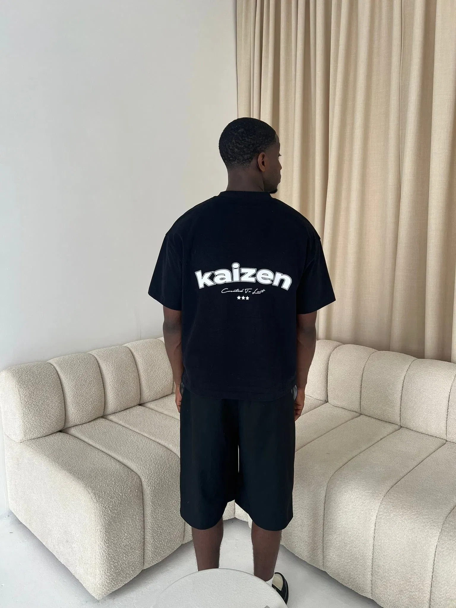 KAIZEN MARKET ARCH TEE BLACK