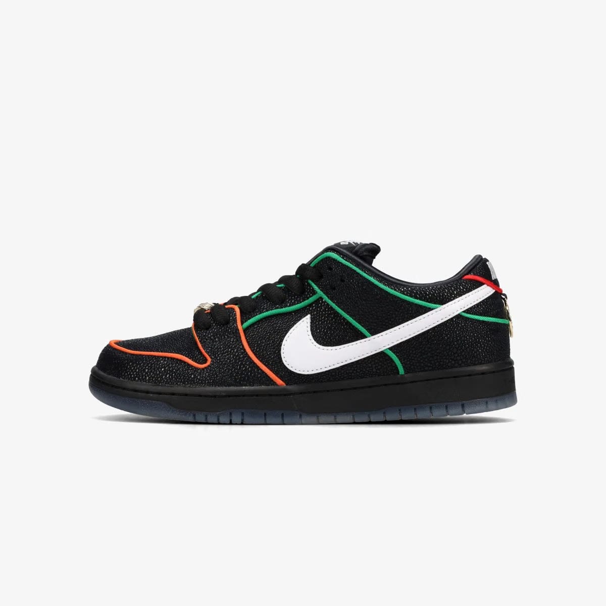 NIKE SB DUNK LOW PRO × BRONX GIRLS SKATE