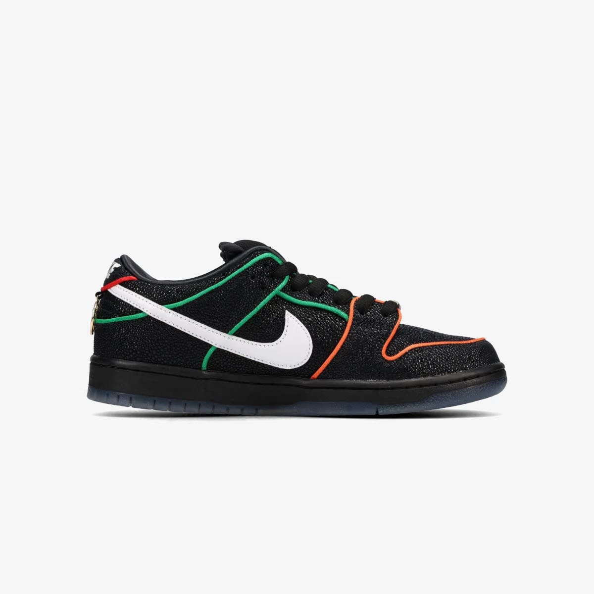 NIKE SB DUNK LOW PRO × BRONX GIRLS SKATE