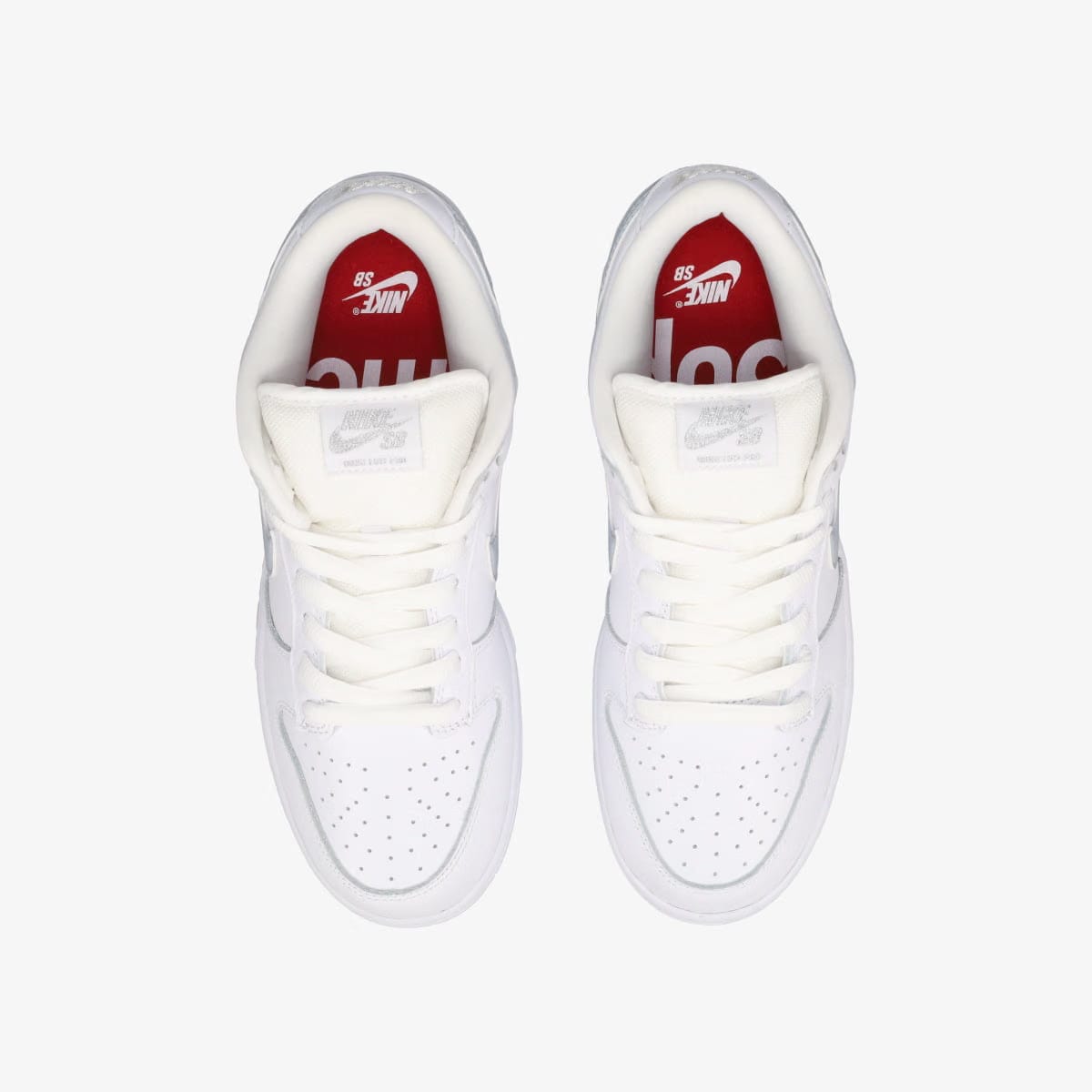 NIKE SB DUNK LOW × SUPREME