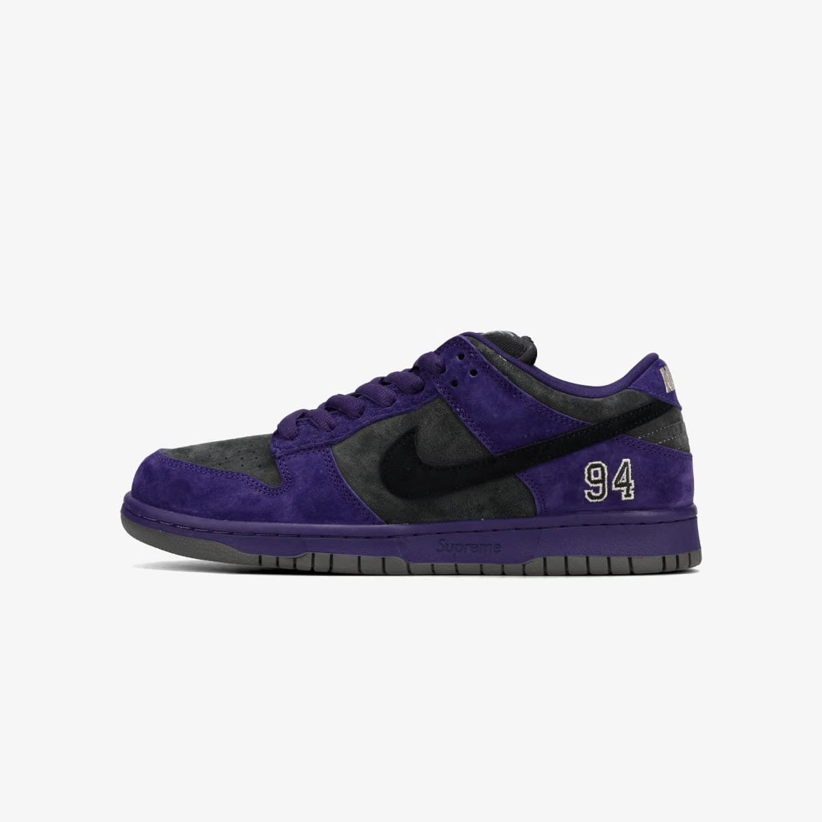 NIKE SB DUNK LOW × SUPREME -EUROPE AND THE UK EXCLUSIVE-