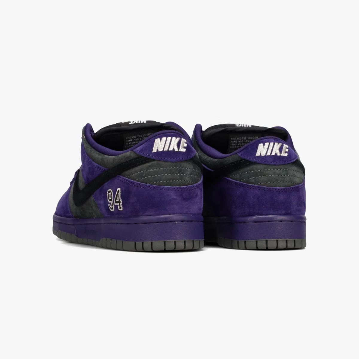 NIKE SB DUNK LOW × SUPREME -EUROPE AND THE UK EXCLUSIVE-