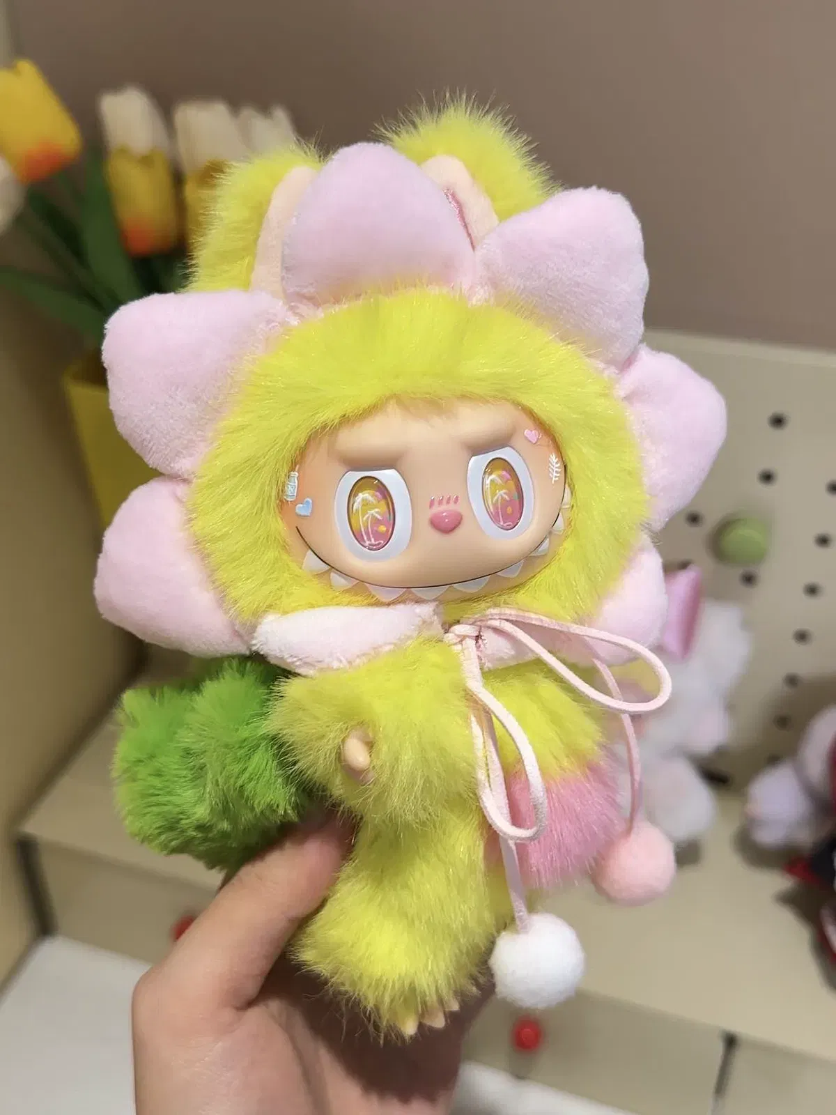Flower Labubu Plush Keychain – Cute Fluffy Doll Charm