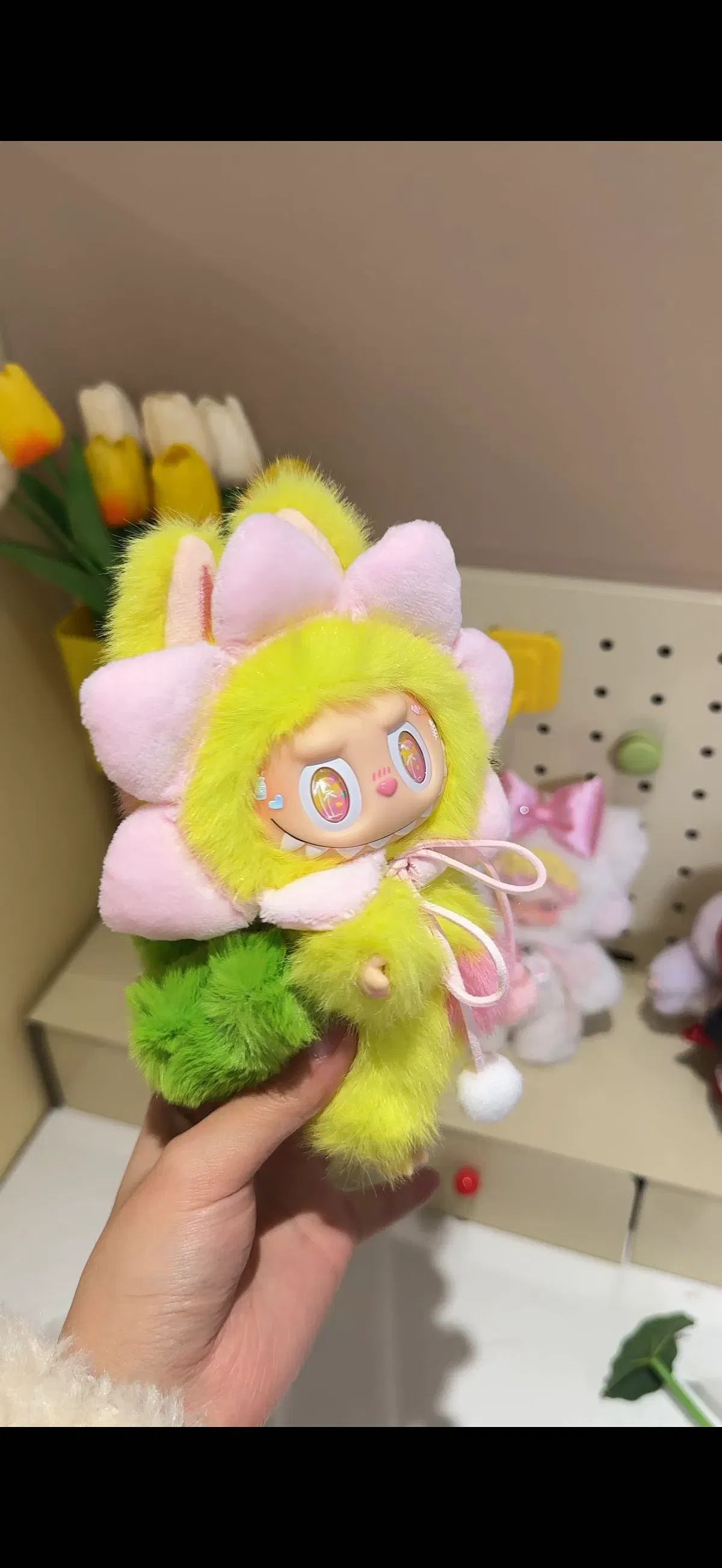 Flower Labubu Plush Keychain – Cute Fluffy Doll Charm