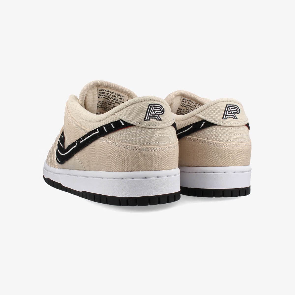 NIKE SB DUNK LOW PRO QS -ALBINO & PRETO-
