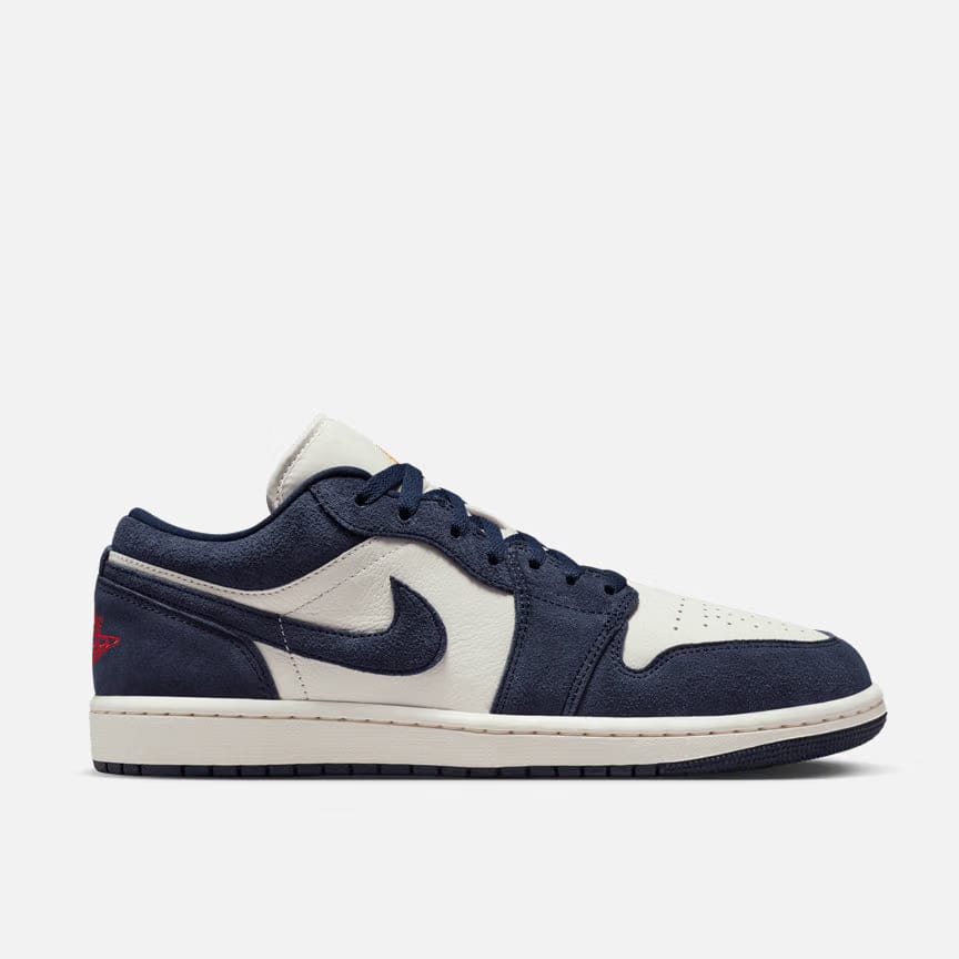 AIR JORDAN 1 LOW SE - OBSIDIAN / UNIVERSITY GOLD