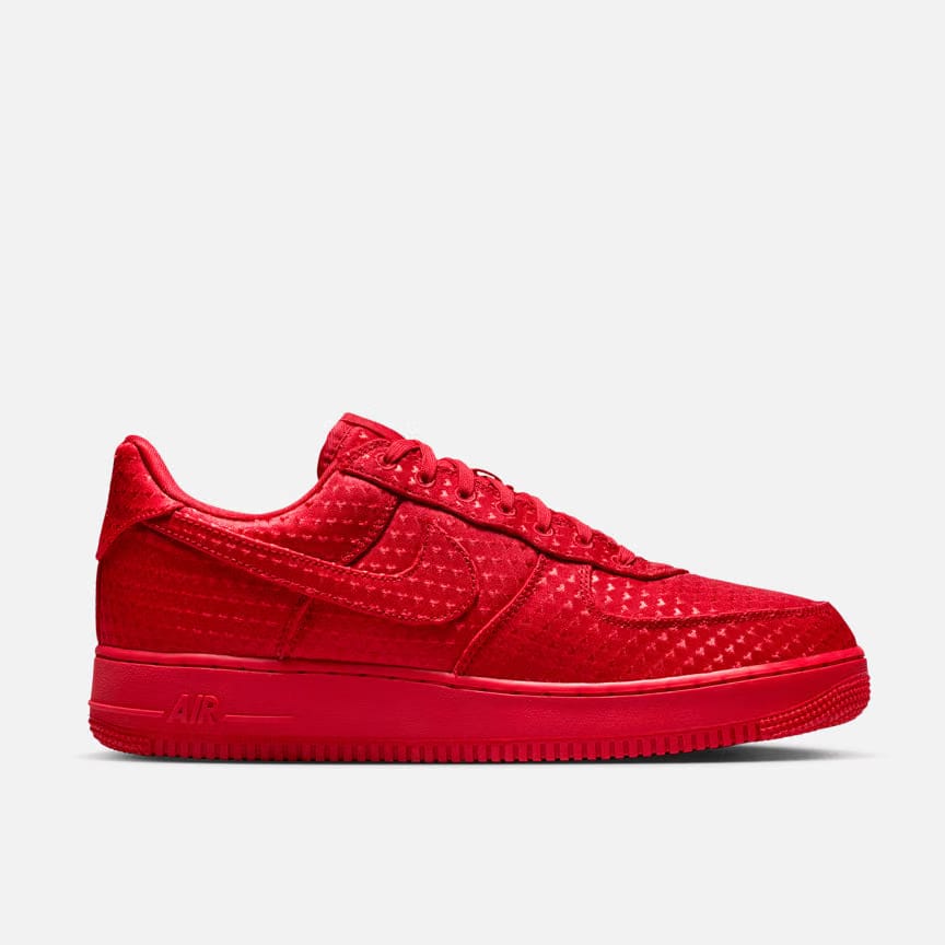Nike AIR FORCE 1 RETRO "VALENTINE'S DAY"