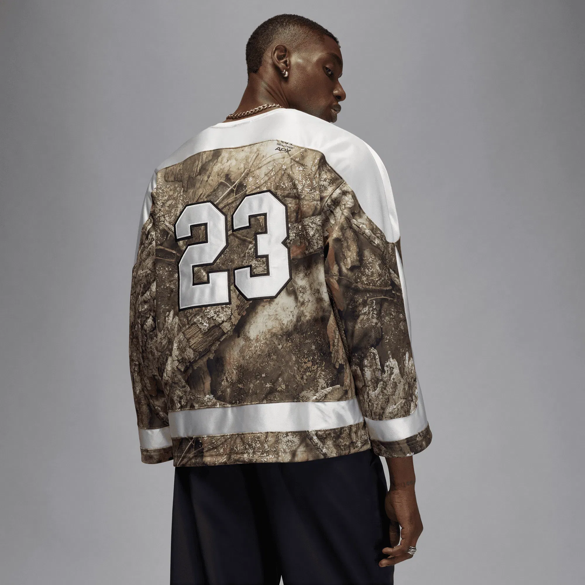 Air Jordan BROOKLYN REALTREE HOCKEY JERSEY - MEDIUM OLIVE / SAIL