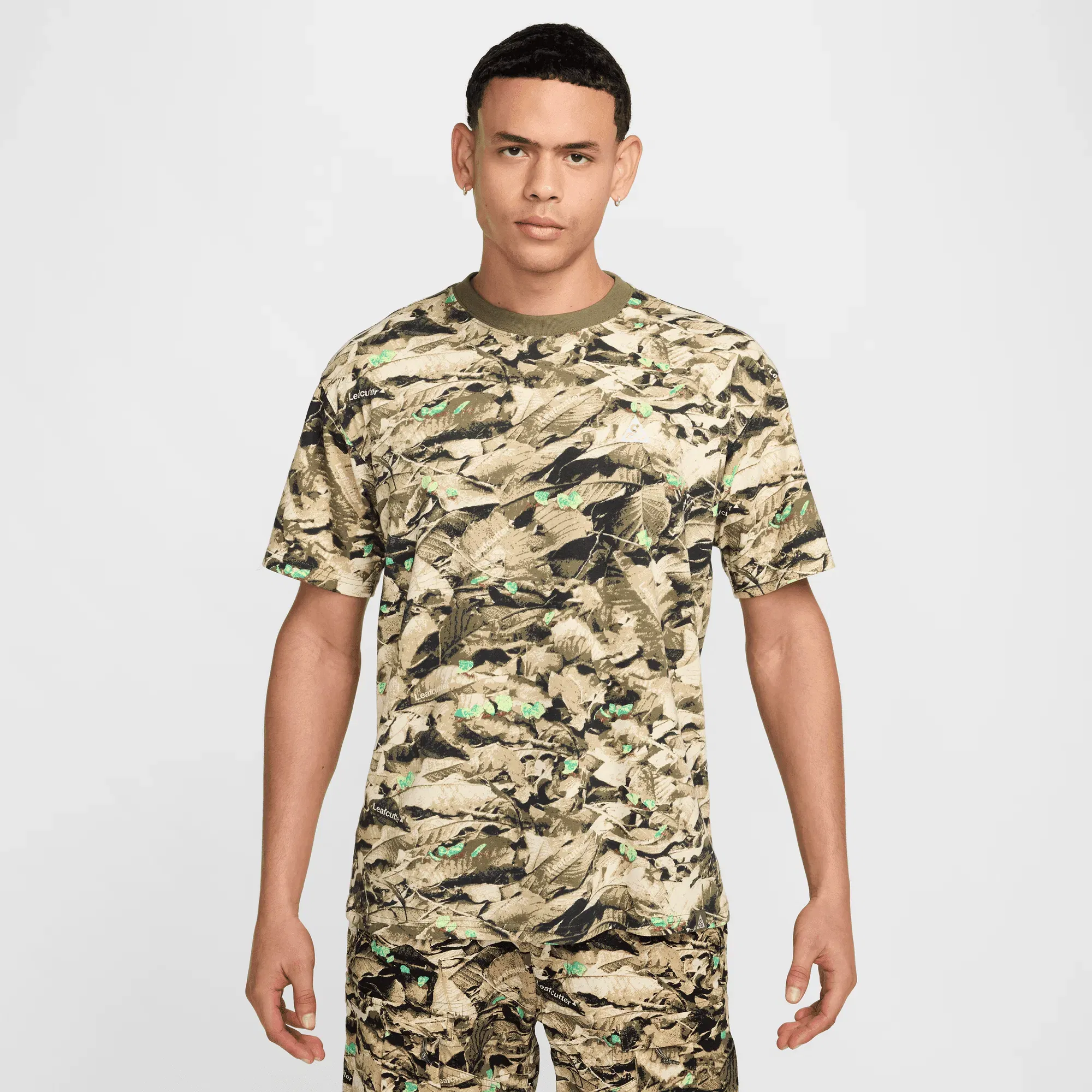 Nike ACG DRI-FIT TEE - MEDIUM OLIVE