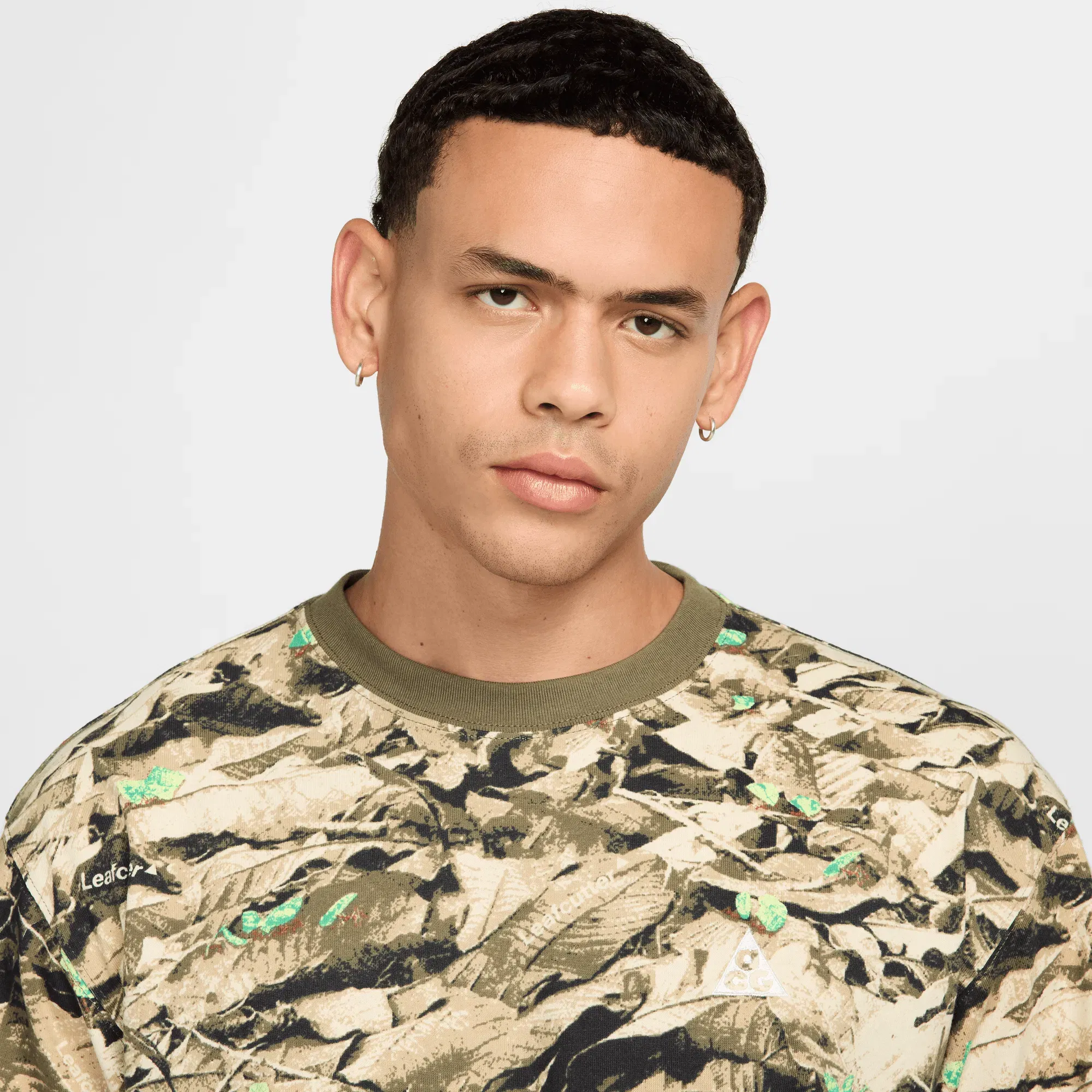 Nike ACG DRI-FIT TEE - MEDIUM OLIVE