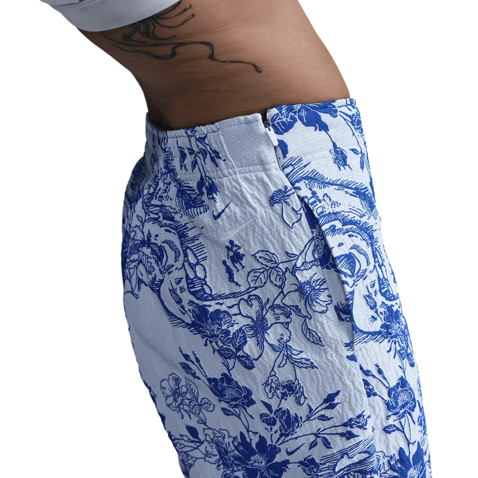 Nike WMNS MID-RISE JACQUARD TRACKSUIT BOTTOMS - WHITE / HYPER ROYAL