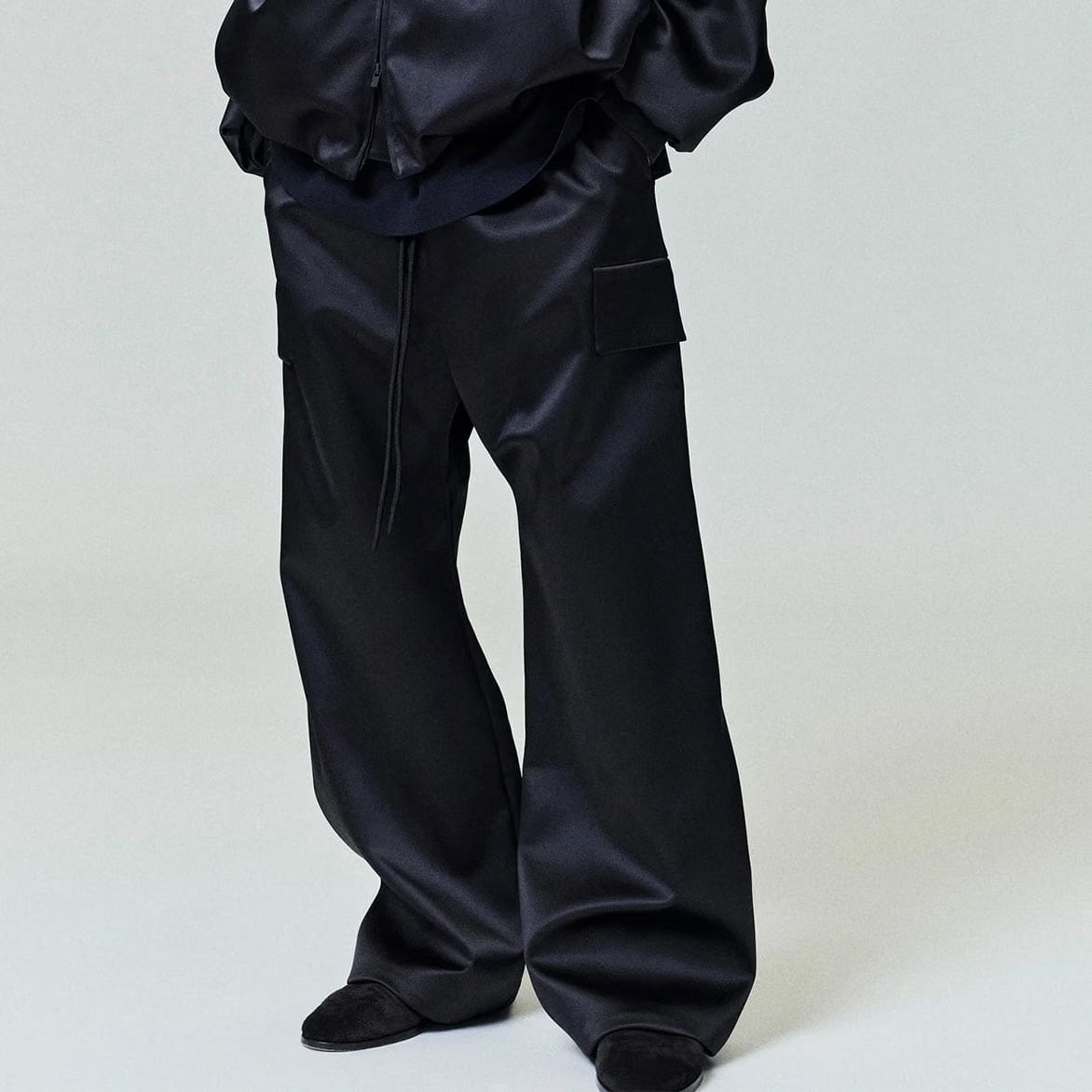 Fear of God Essentials BONDED SATIN FIELD PANT - VINTAGE BLACK