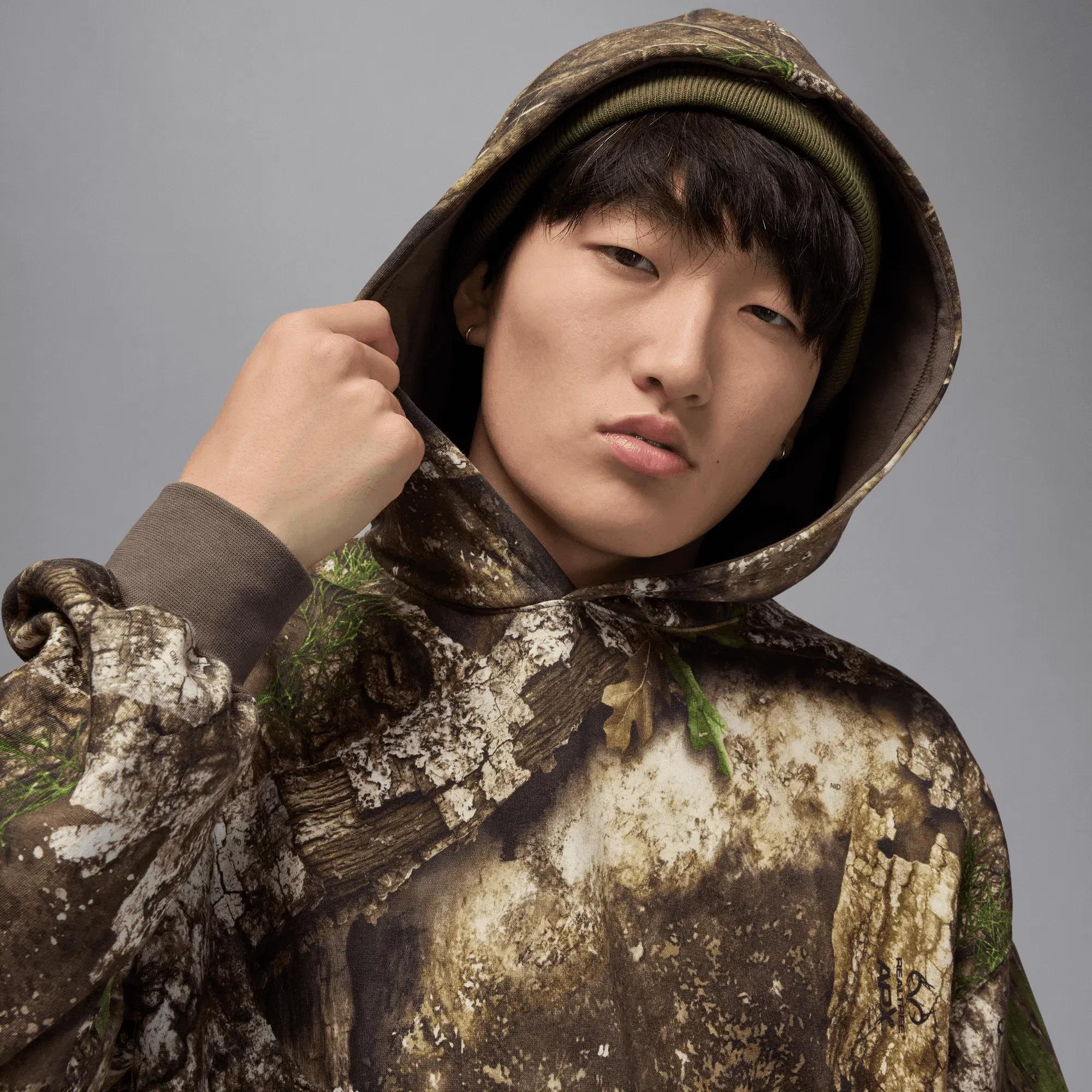 Air Jordan JORDAN BROOKLYN FLEECE REALTREE HOODIE - MEDIUM OLIVE / SAIL