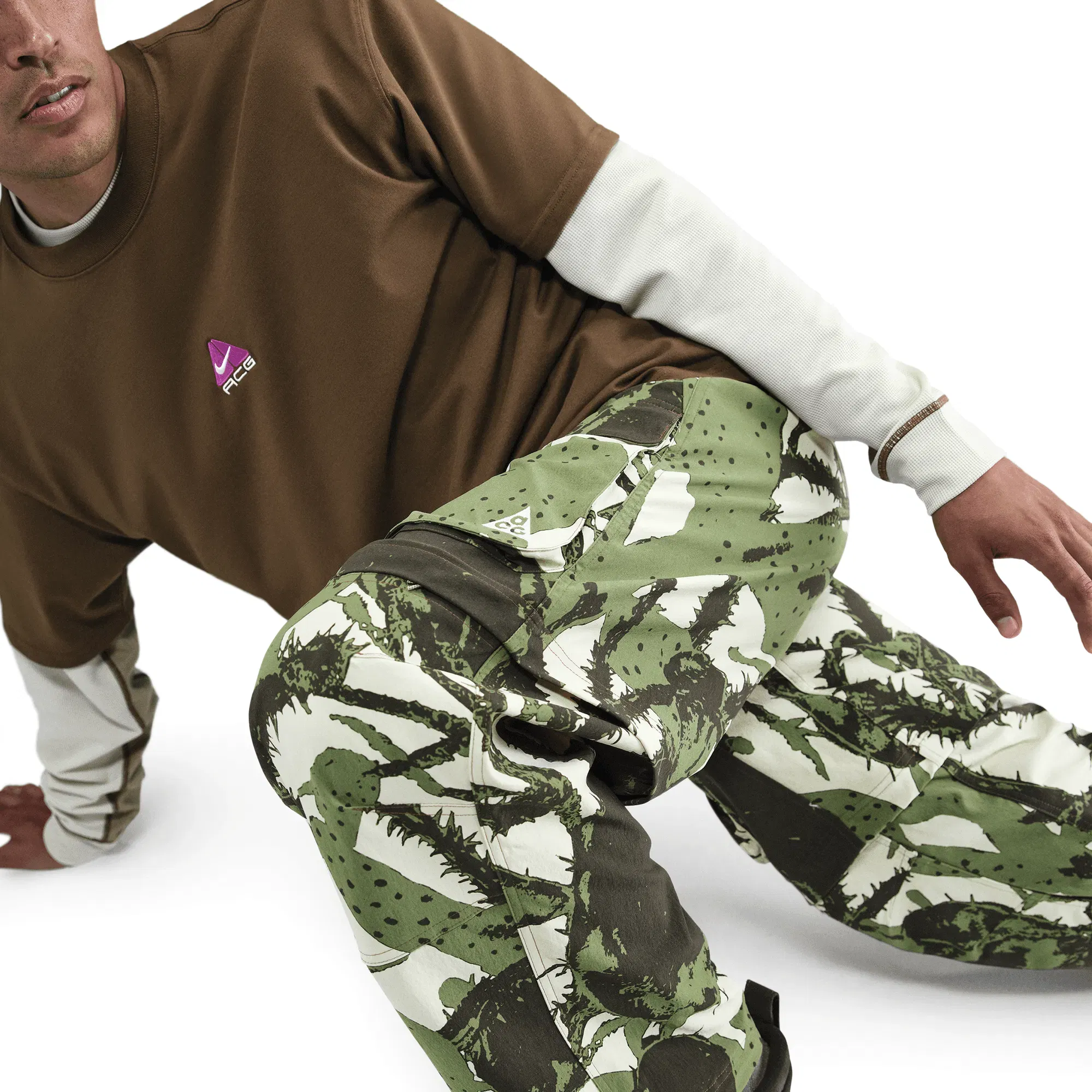 Nike ACG SMITH SUMMIT MENS ZIP CARGO PANTS - LIGHT KHAKI / MOSSWOOD BROWN