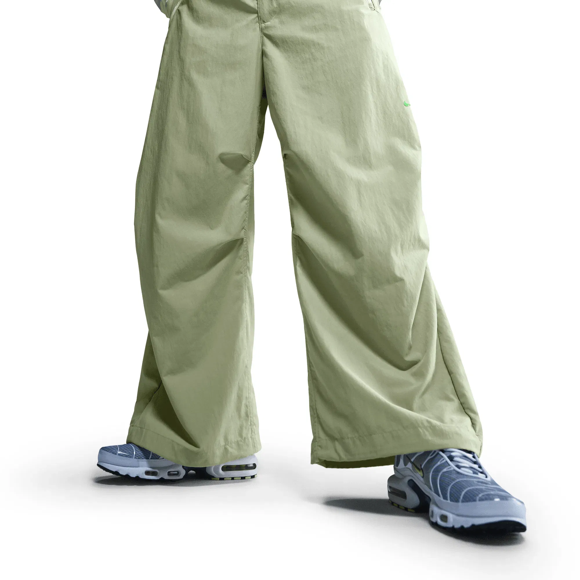 Nike PROJECT F.R.O.G PARACHUTE PANTS - olive aura / green strike