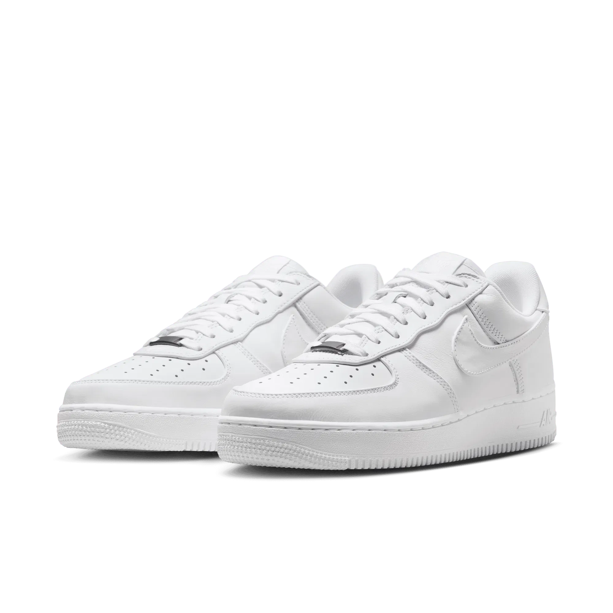 Nike AIR FORCE 1 LOW RETRO PRM "TRIPLE WHITE"
