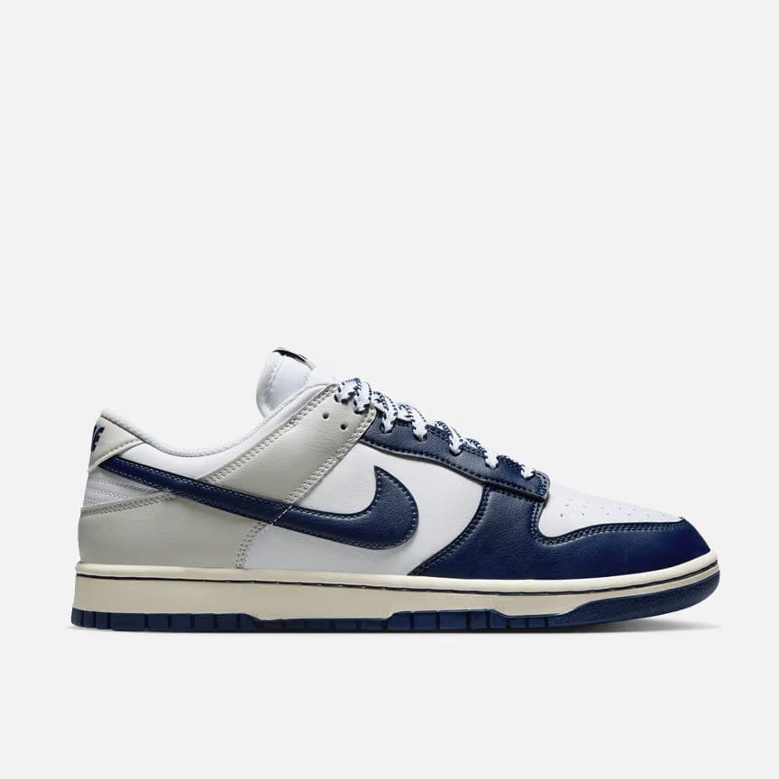 Nike DUNK LOW RETRO RIVALRY "YANKEES"