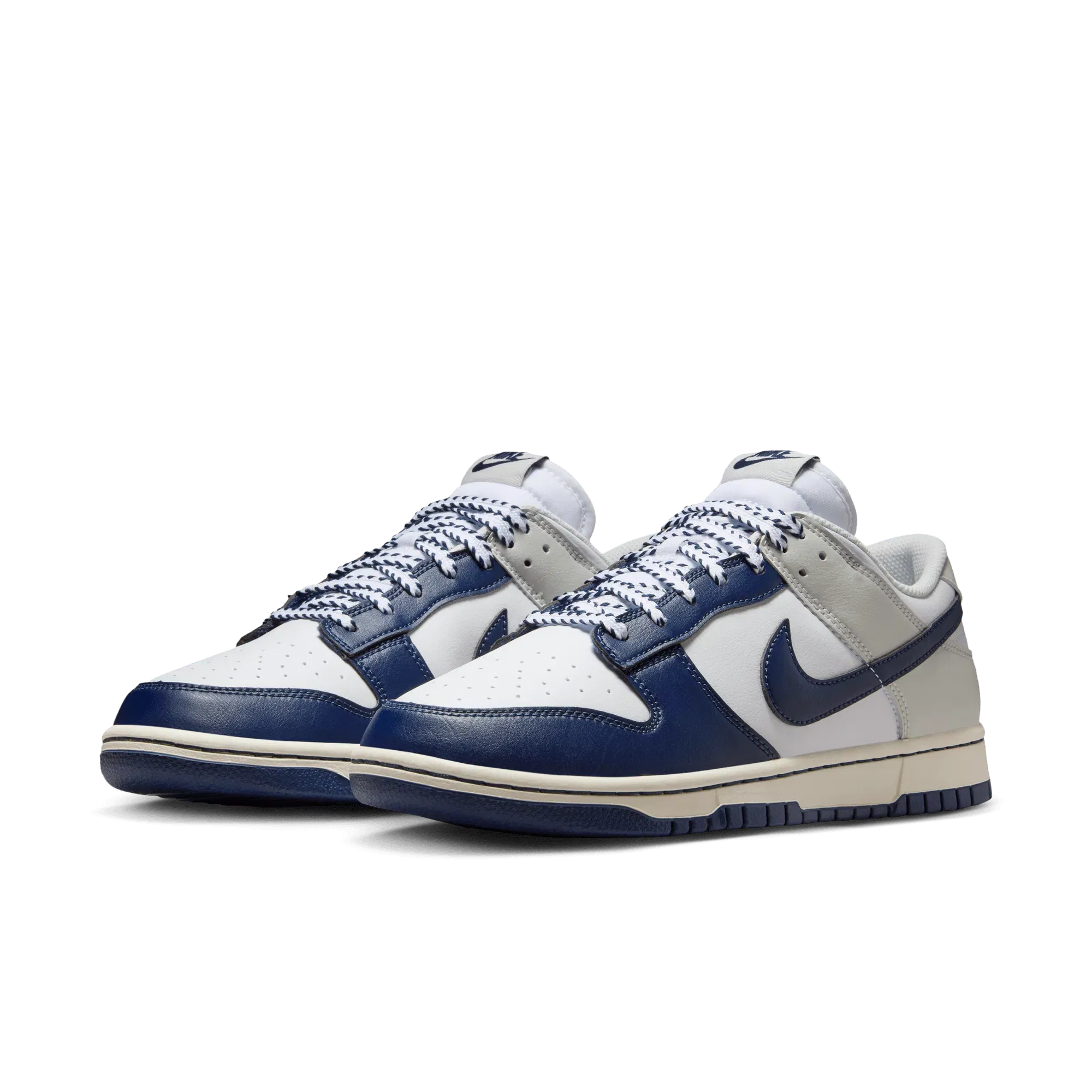 Nike DUNK LOW RETRO RIVALRY "YANKEES"