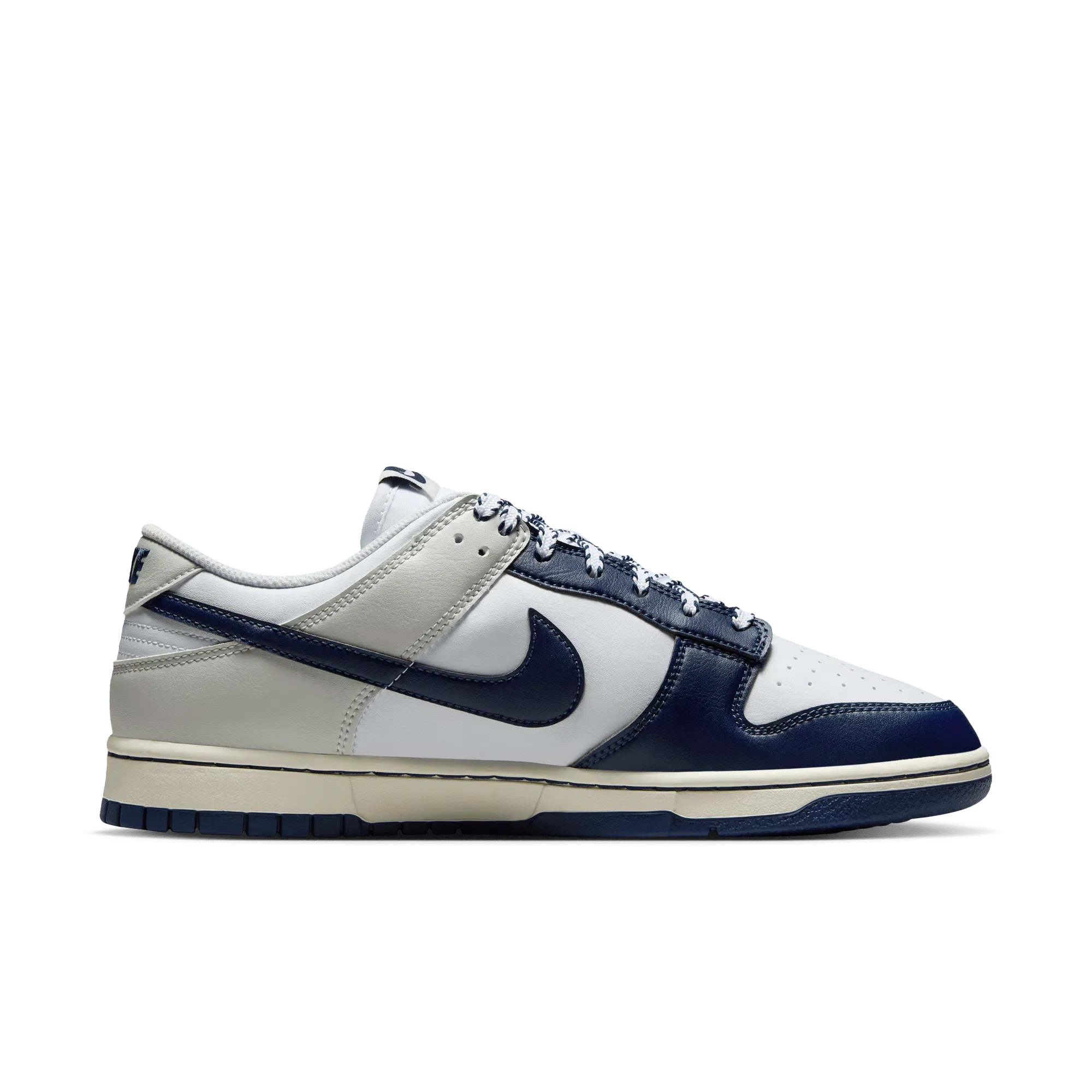 Nike DUNK LOW RETRO RIVALRY "YANKEES"