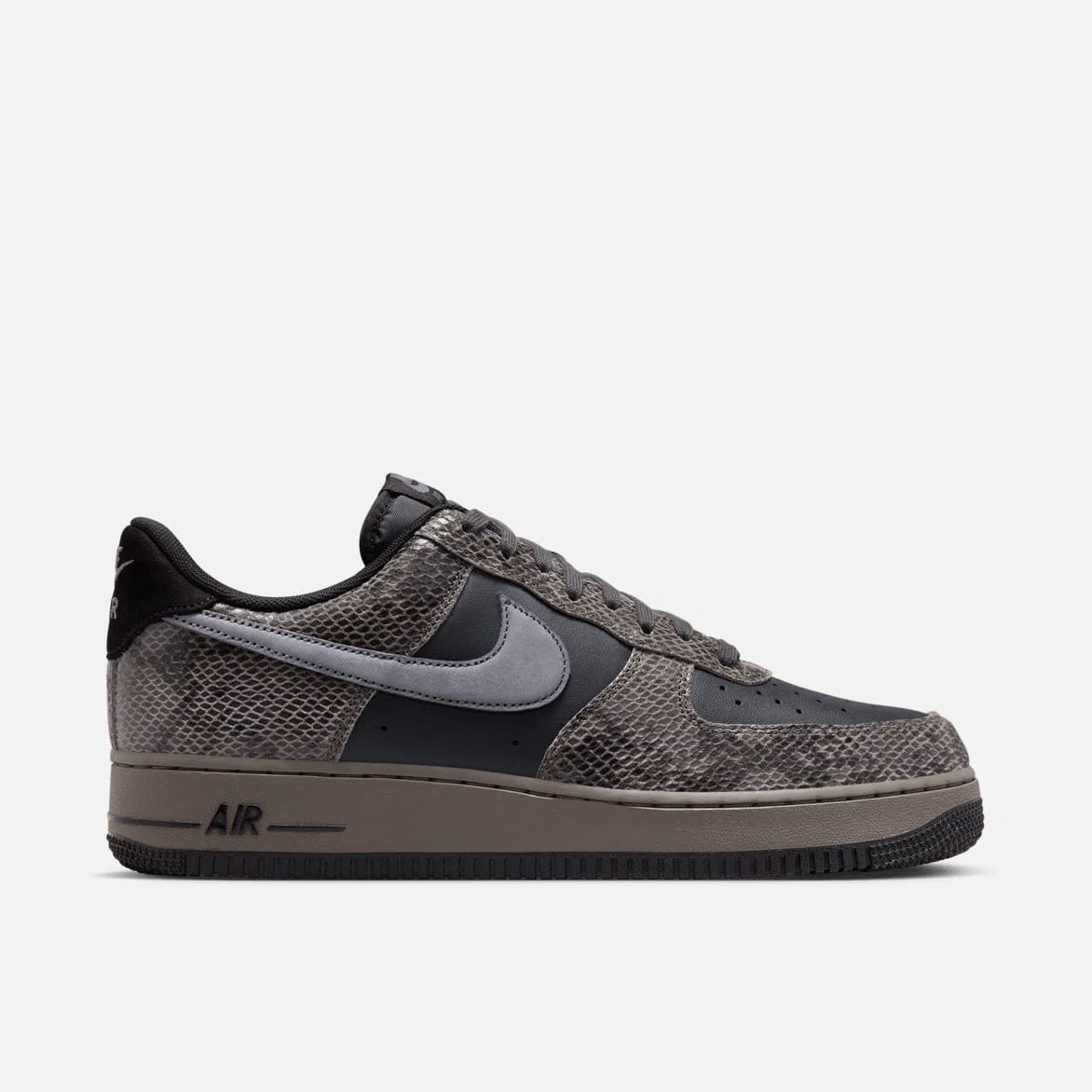 Nike AIR FORCE 1 `07 LV8 "OFF NOIR SNAKESKIN"