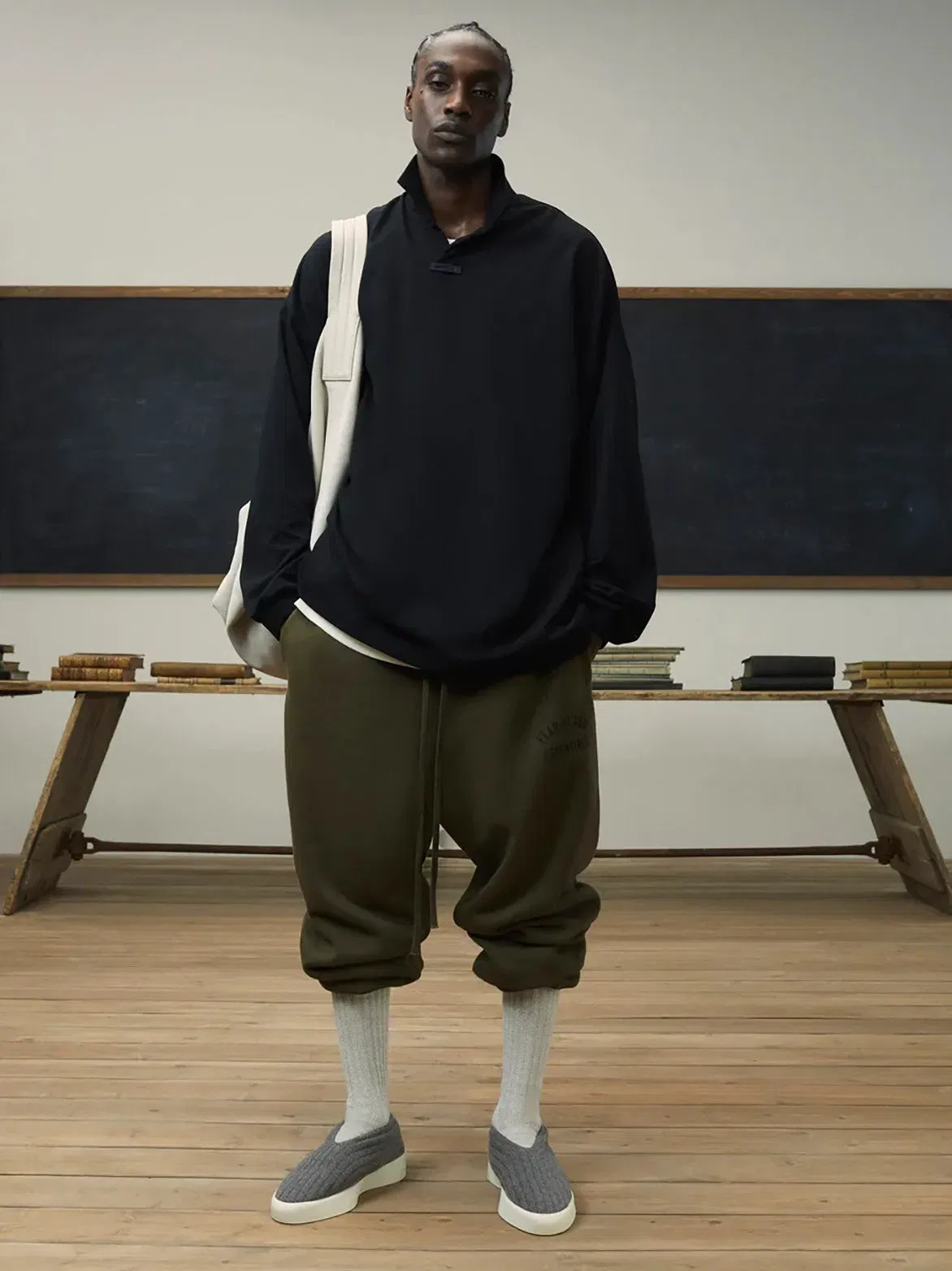 Fear of God Essentials ESSENTIALS FLEECE ESSENTIAL SWEATPANT - OLIVE