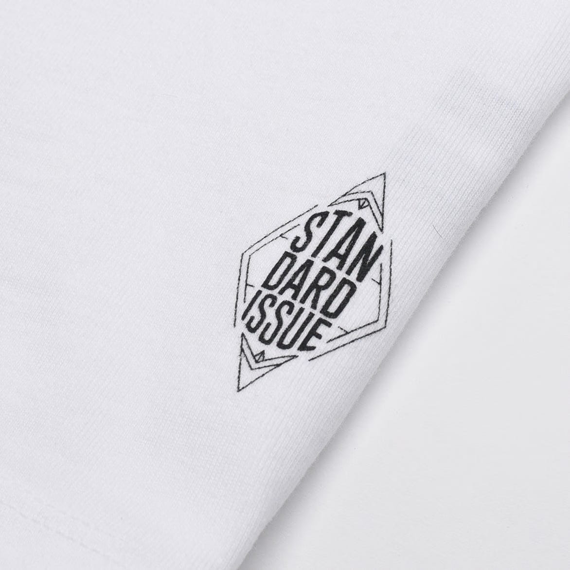 STANDARD ISSUE LH FUNDAMENTALS BY STANDARD ISSUE TEE - WHITE / BLACK