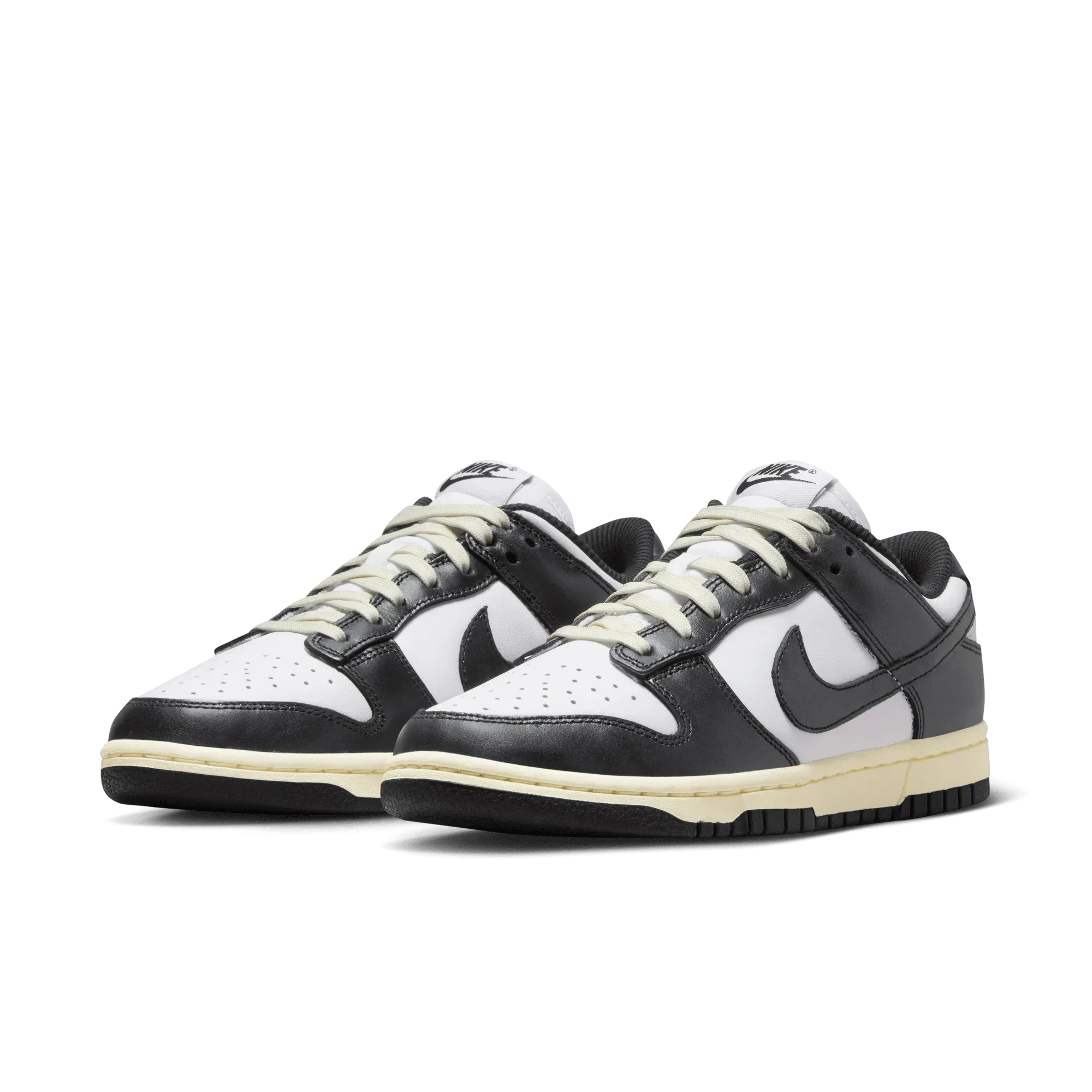 Nike WMNS DUNK LOW VINTAGE "BLACK / WHITE"