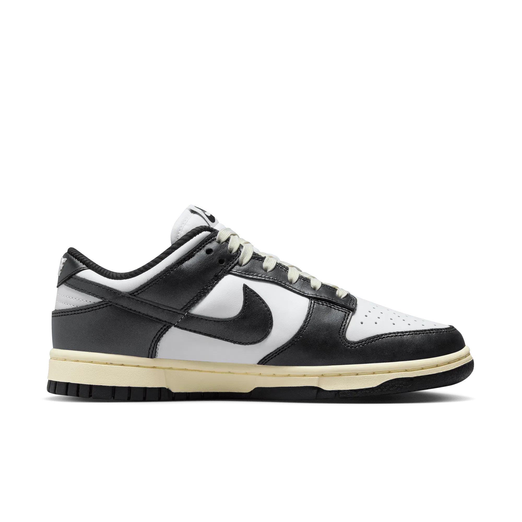 Nike WMNS DUNK LOW VINTAGE "BLACK / WHITE"
