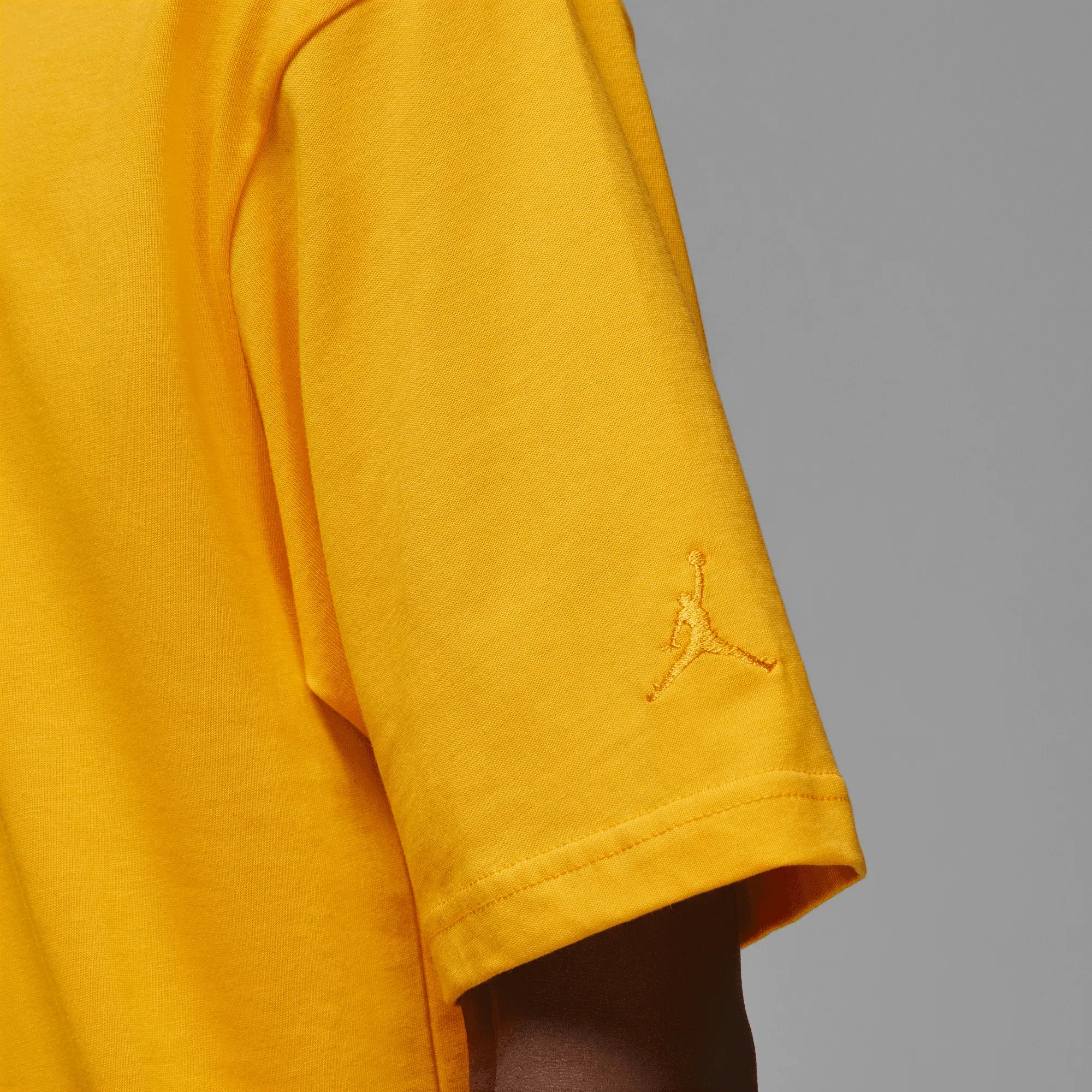 Air Jordan JORDAN WORDMARK MEN`S S/S TEE - GOLD