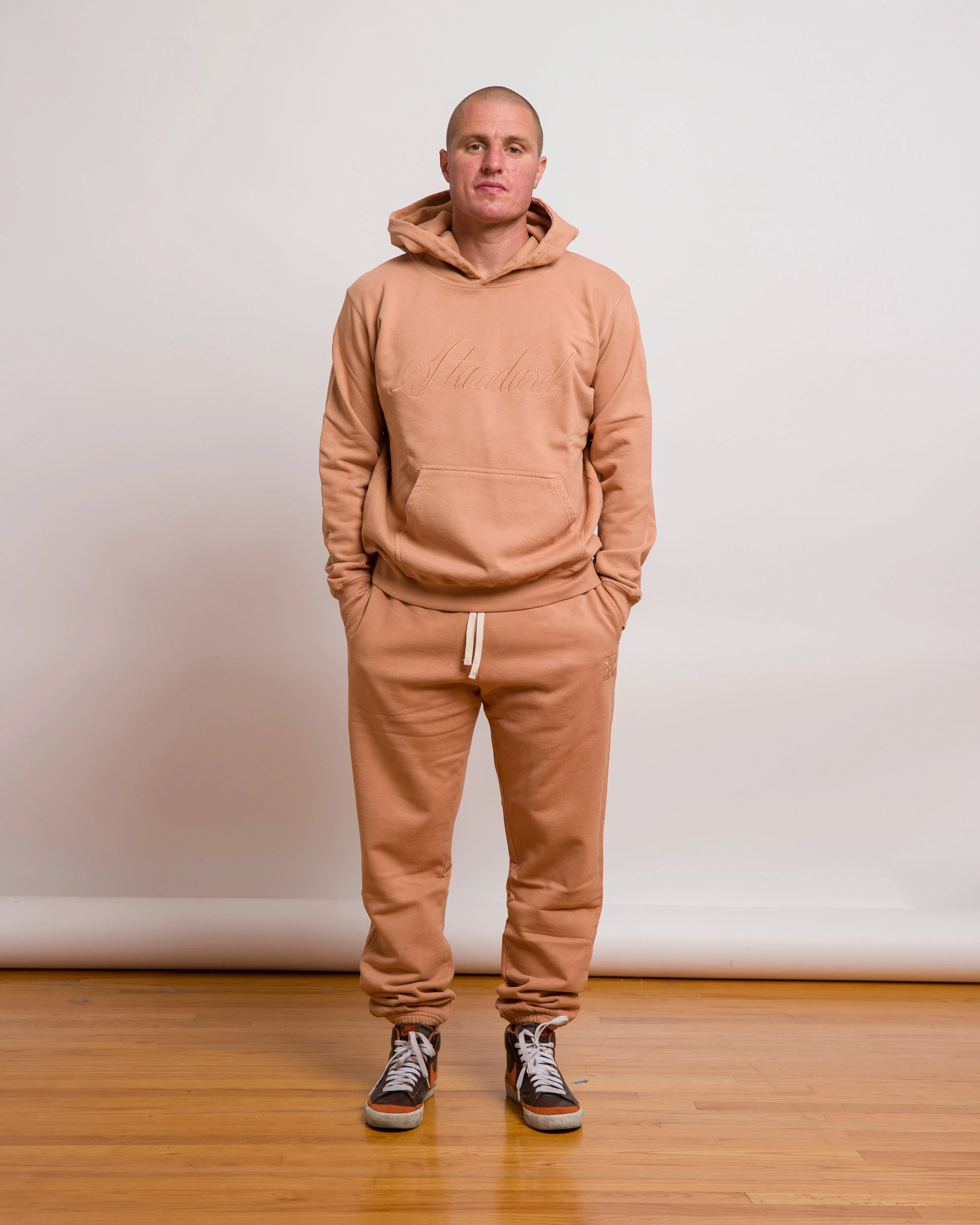 STANDARD ISSUE BJ BETTS X STANDARD ISSUE SWEATPANT - CAMEL