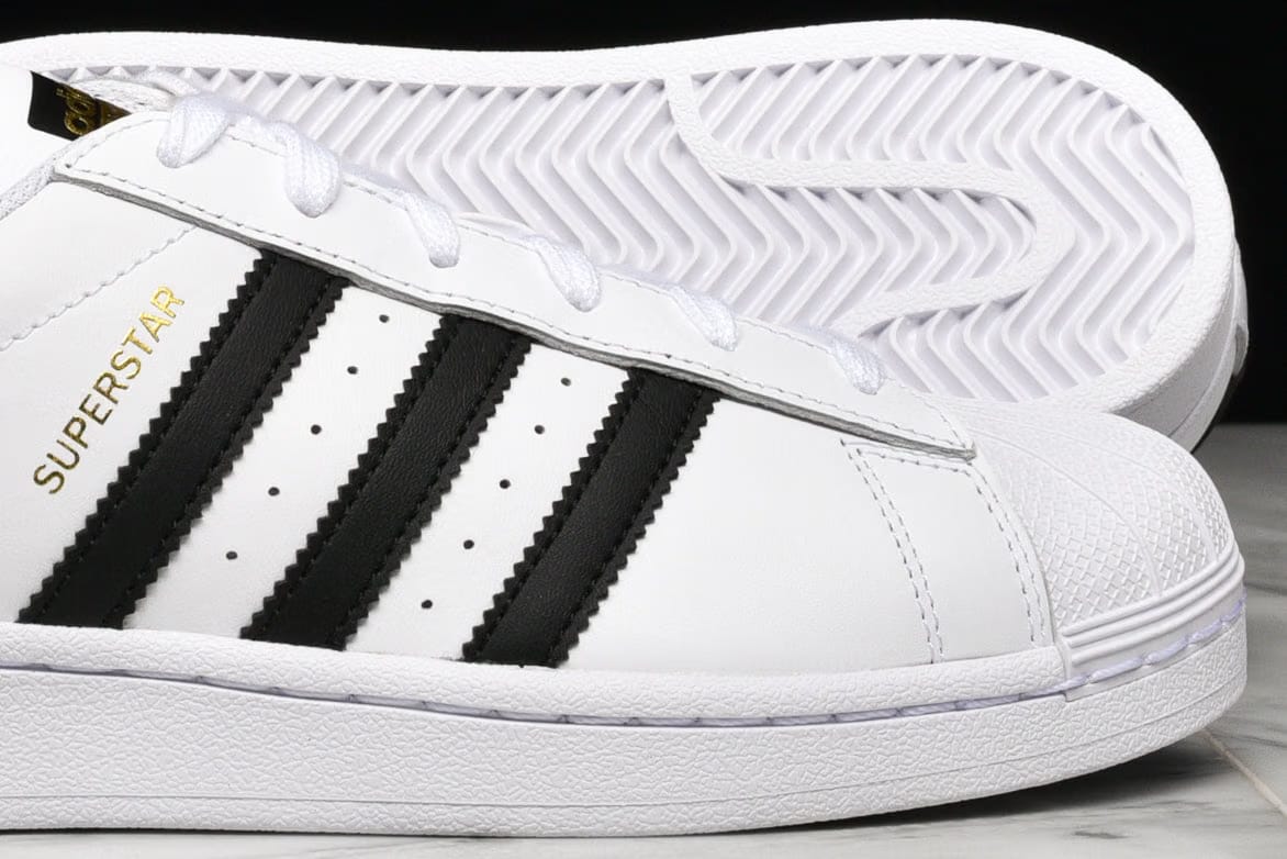 adidas SUPERSTAR (GS) - WHITE / BLACK