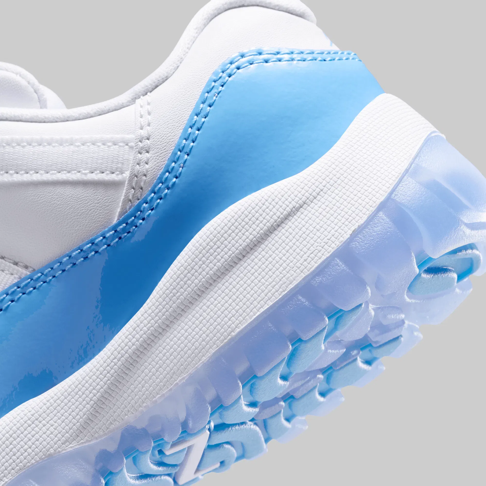 Air Jordan 11 Low (Pre School) "University Blue"