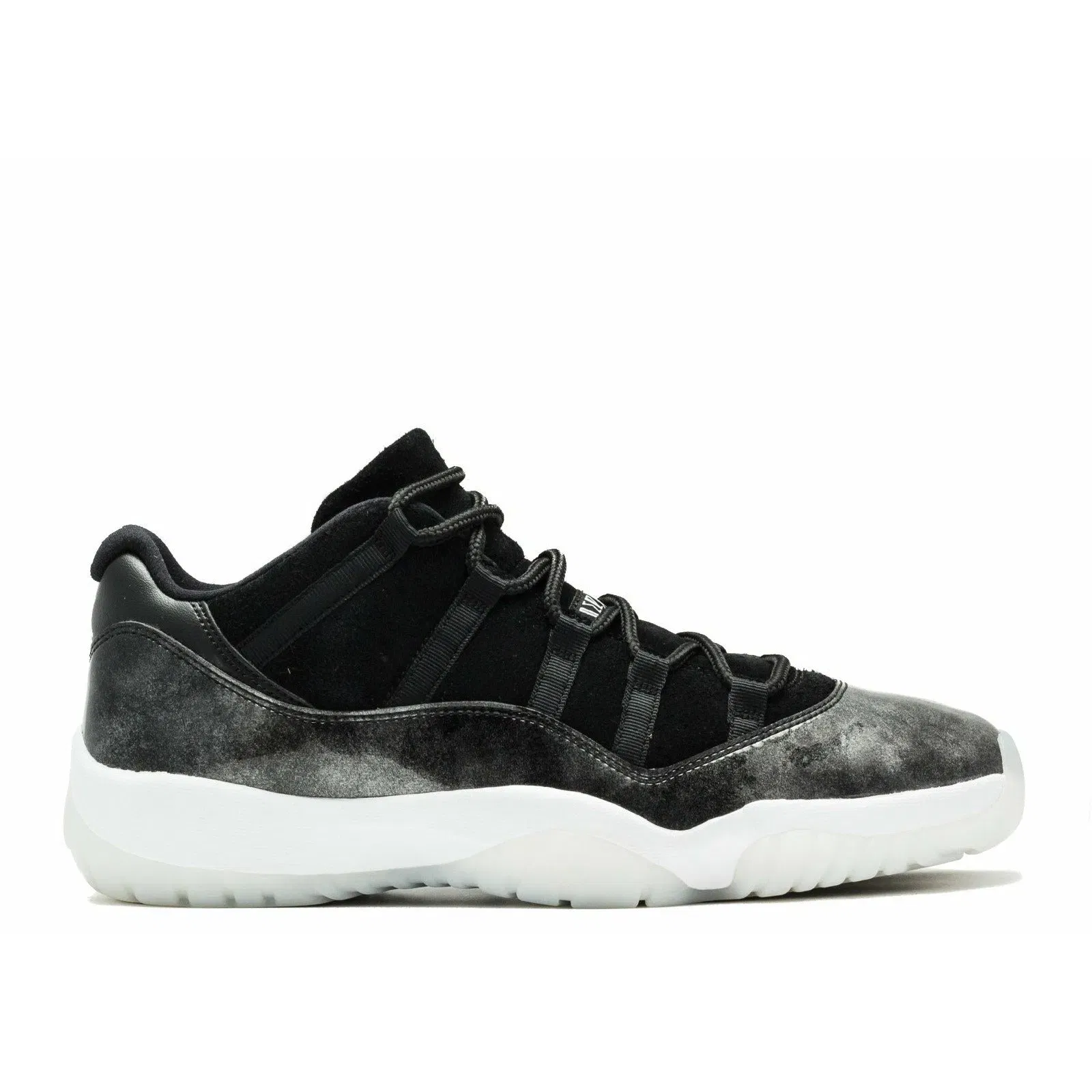 Air Jordan 11 Retro Low 'Barons' (2017)