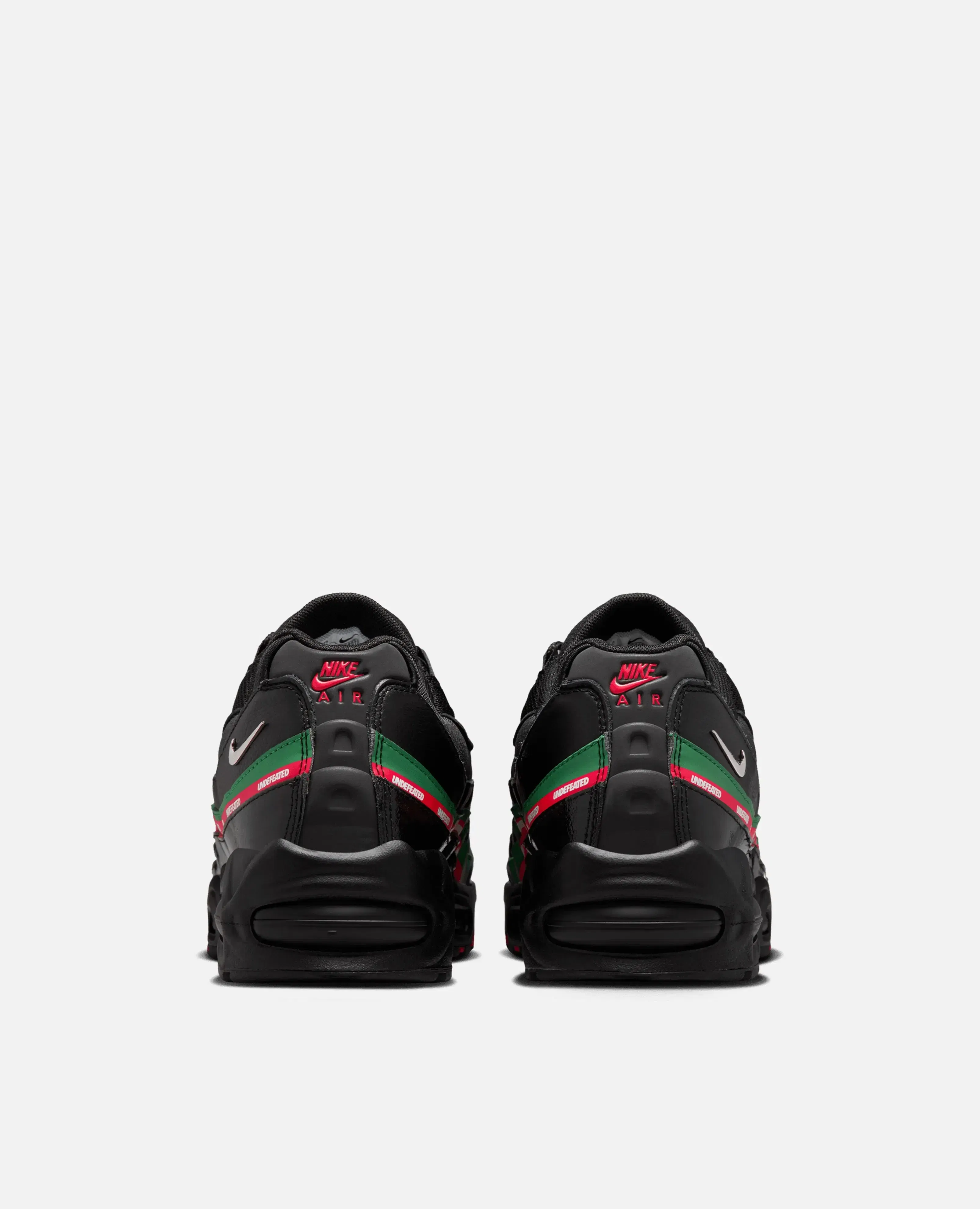 Nike Air Max 95 x Undefeated (Black/Metallic Silver-Gorge Green)