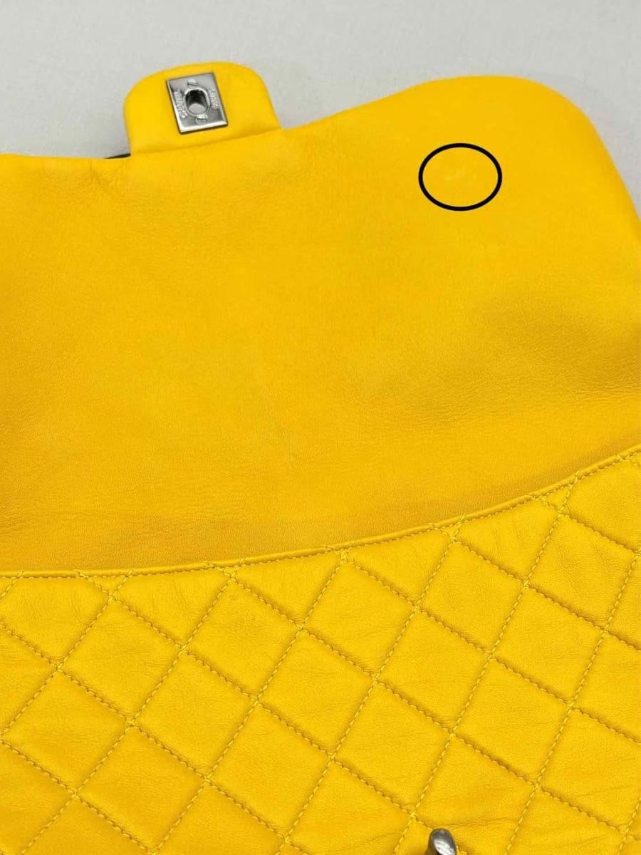 CHANEL Hula Hoop Yellow & Black Quilted Shoulder Bag