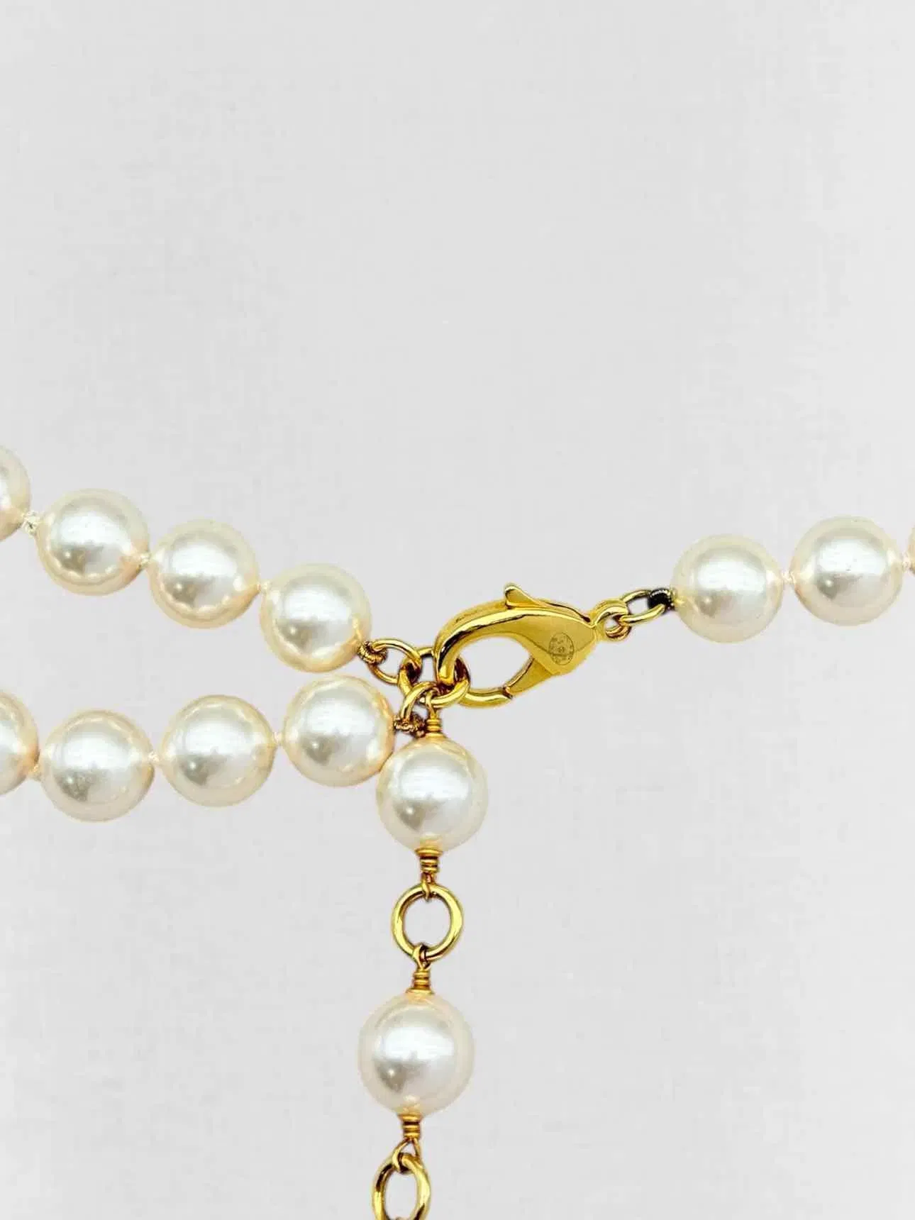 CHANEL White Faux Pearl Belt