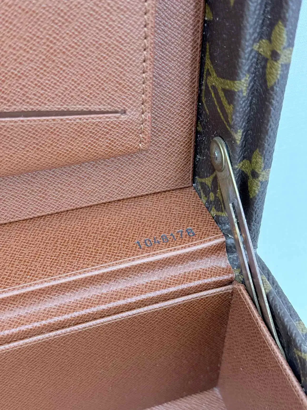 LOUIS VUITTON President Classeur Brown Briefcase