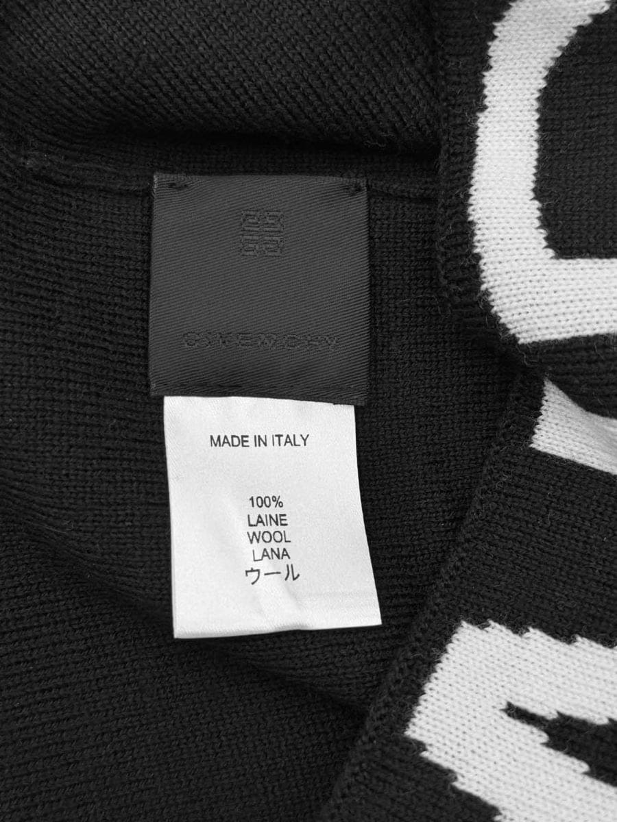 GIVENCHY Black & White Jacquard Beanie