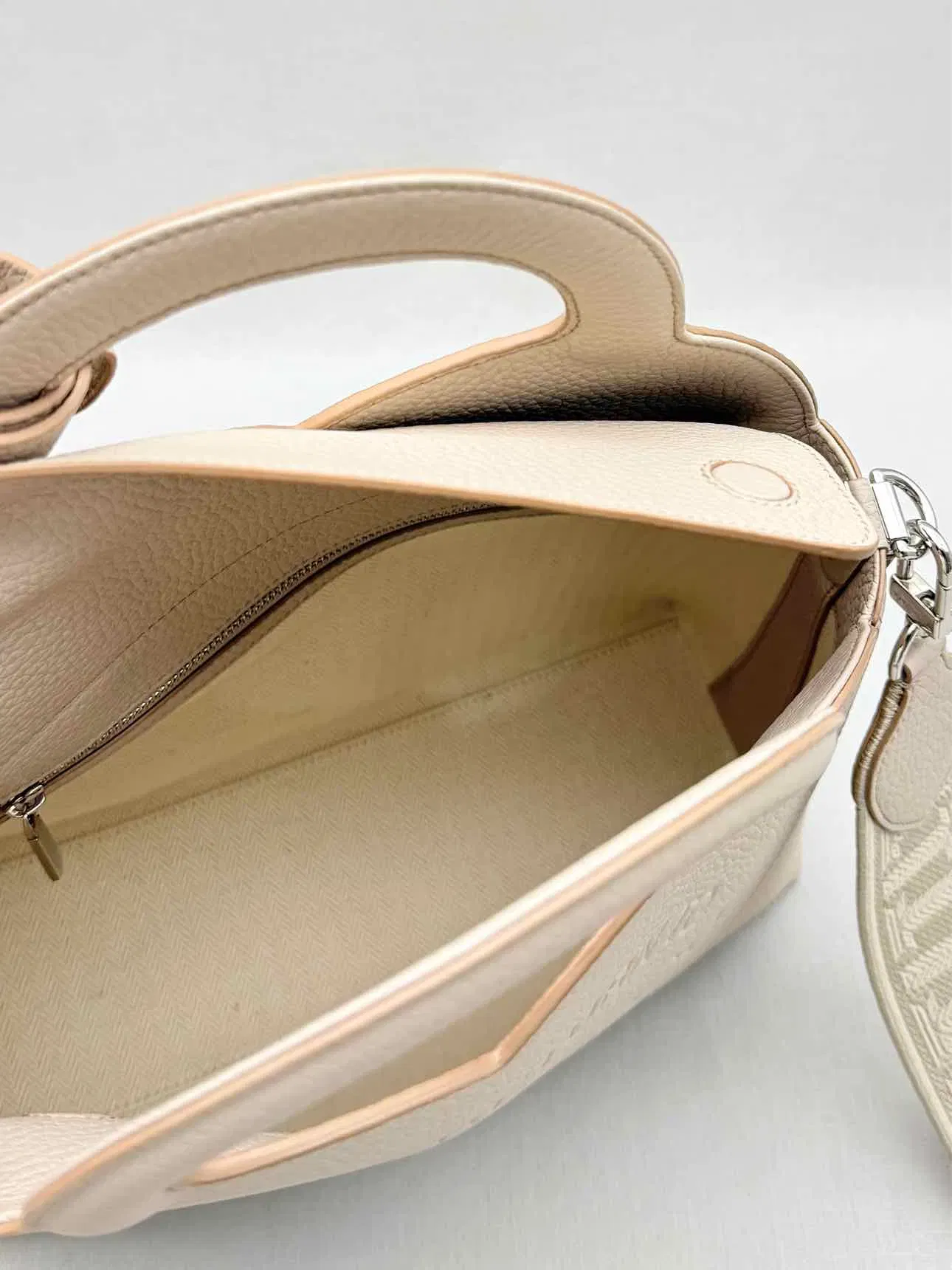 TIFFANY & CO Return To Tiffany M Beige Heart Tote Bag