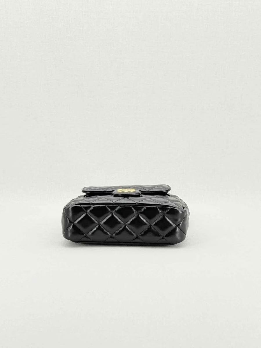 CHANEL Wavy CC Hobo Black Quilted Shoulder Bag